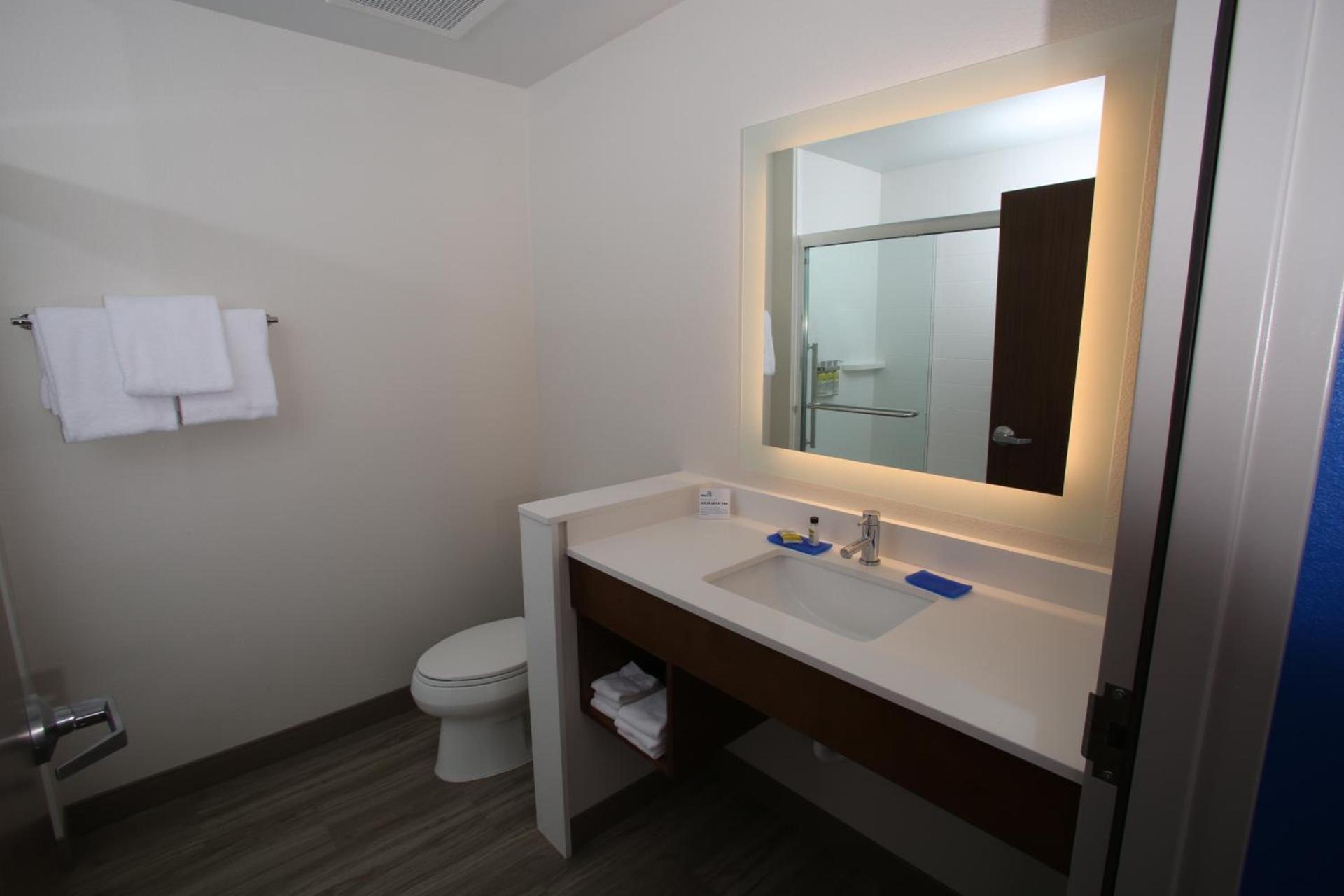 Holiday Inn Express - McCook by IHG photo 2