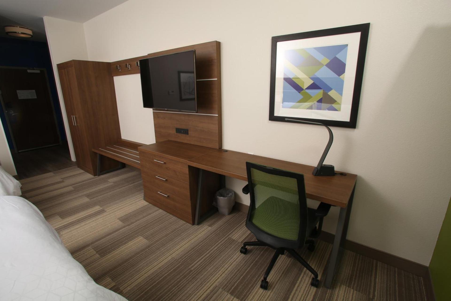 Holiday Inn Express - McCook by IHG photo 13