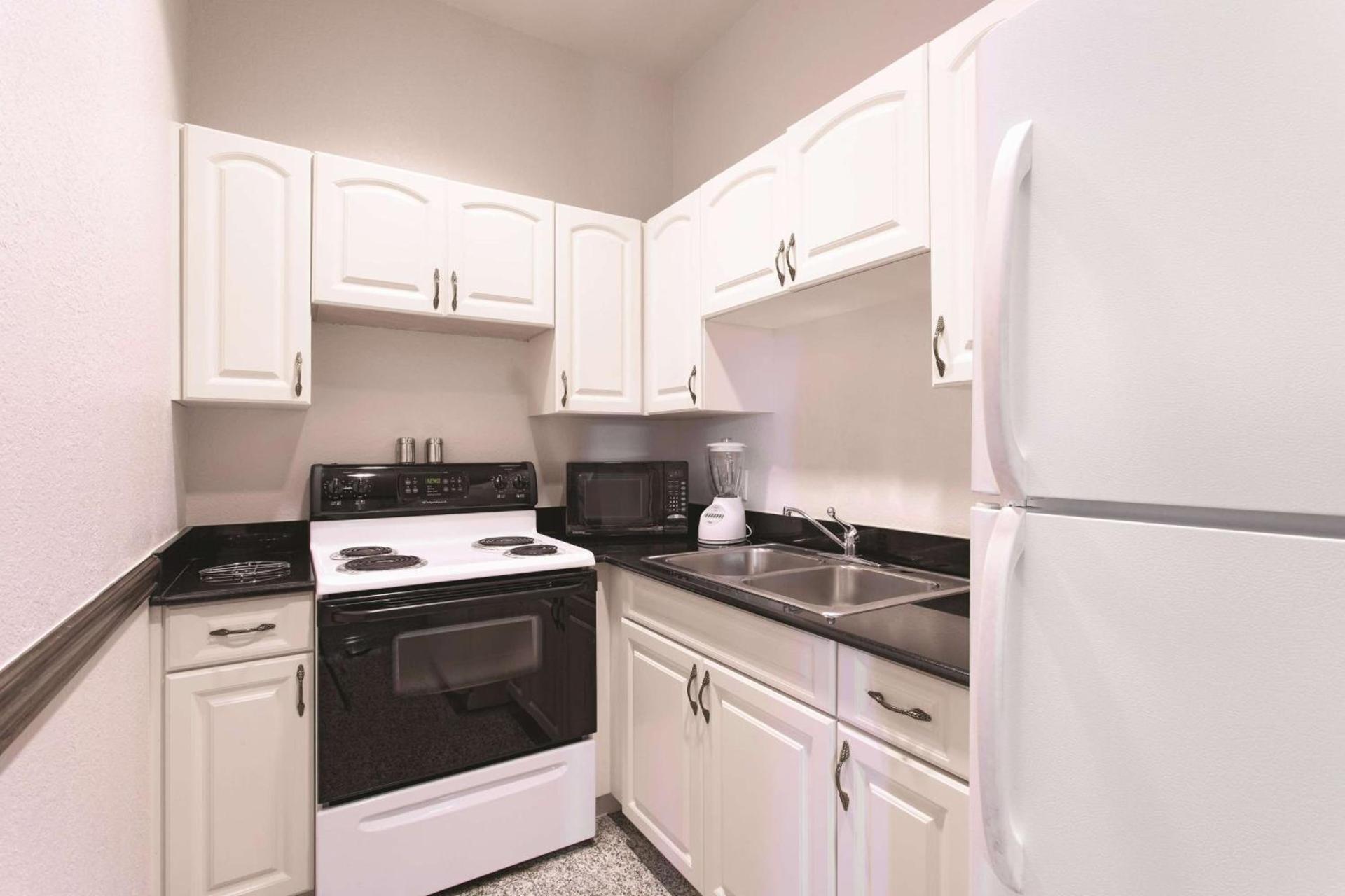 La Quinta by Wyndham Tampa Bay Area-Tampa South photo 8