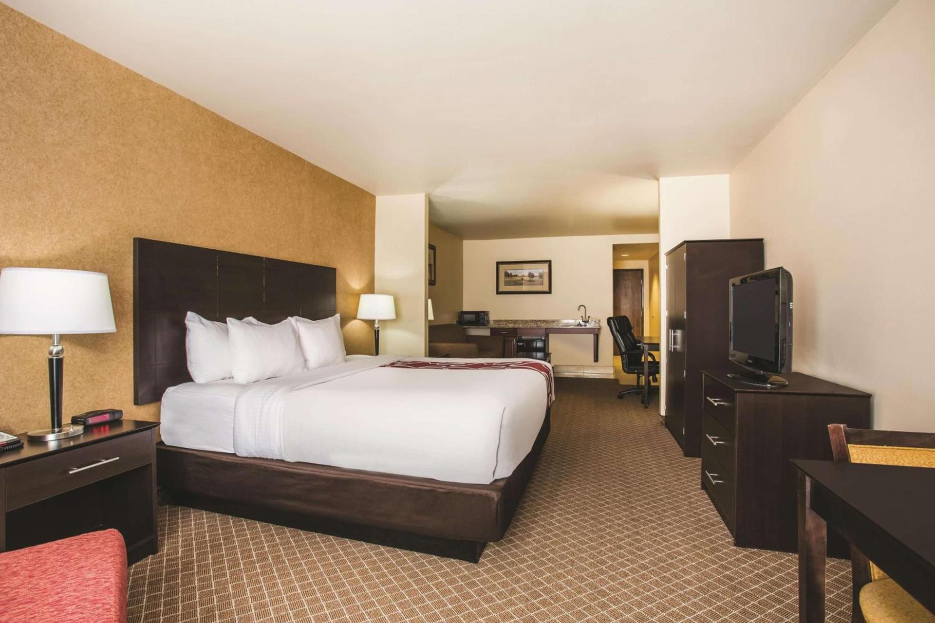 La Quinta by Wyndham Ely photo 11