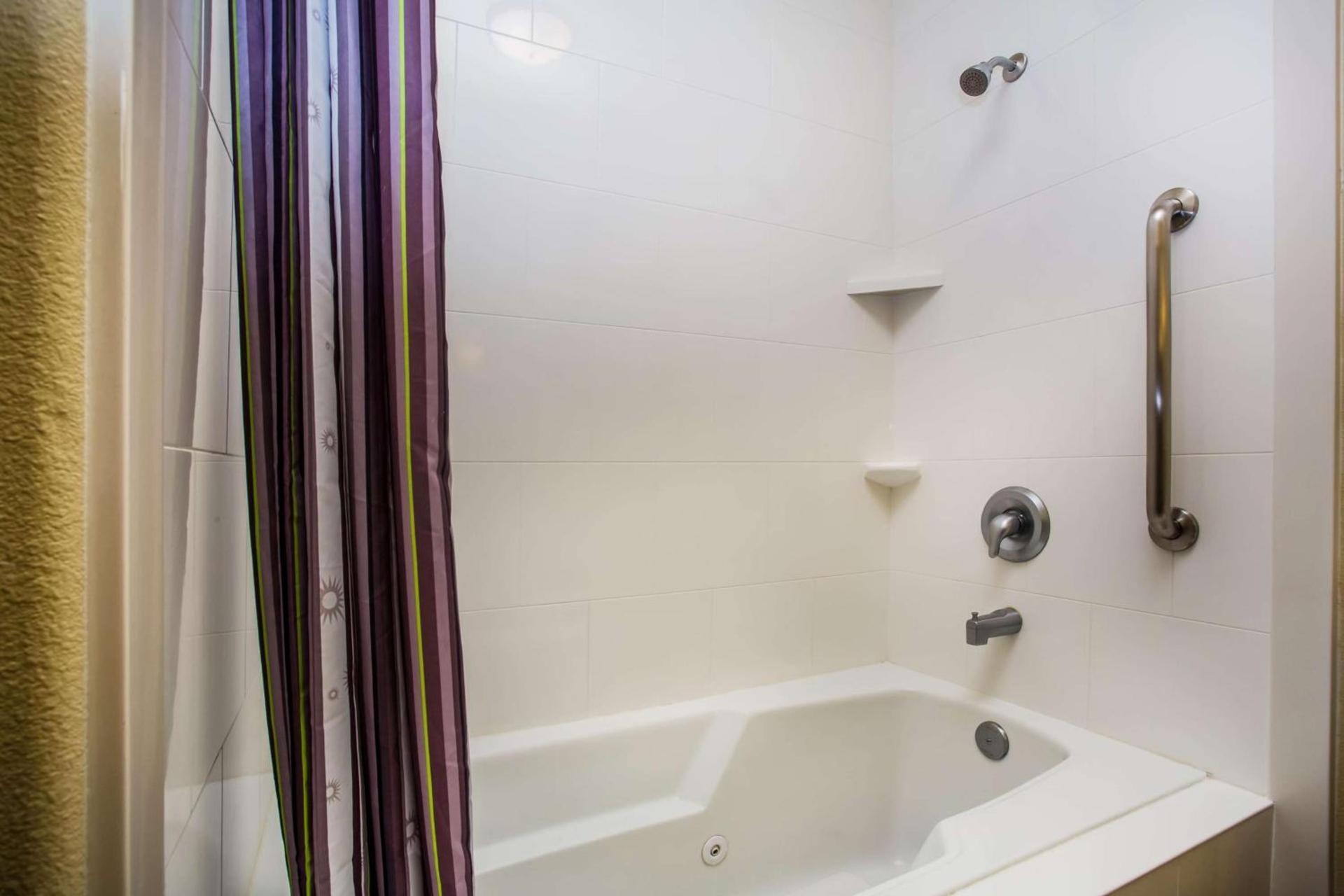 La Quinta by Wyndham Ely photo 25