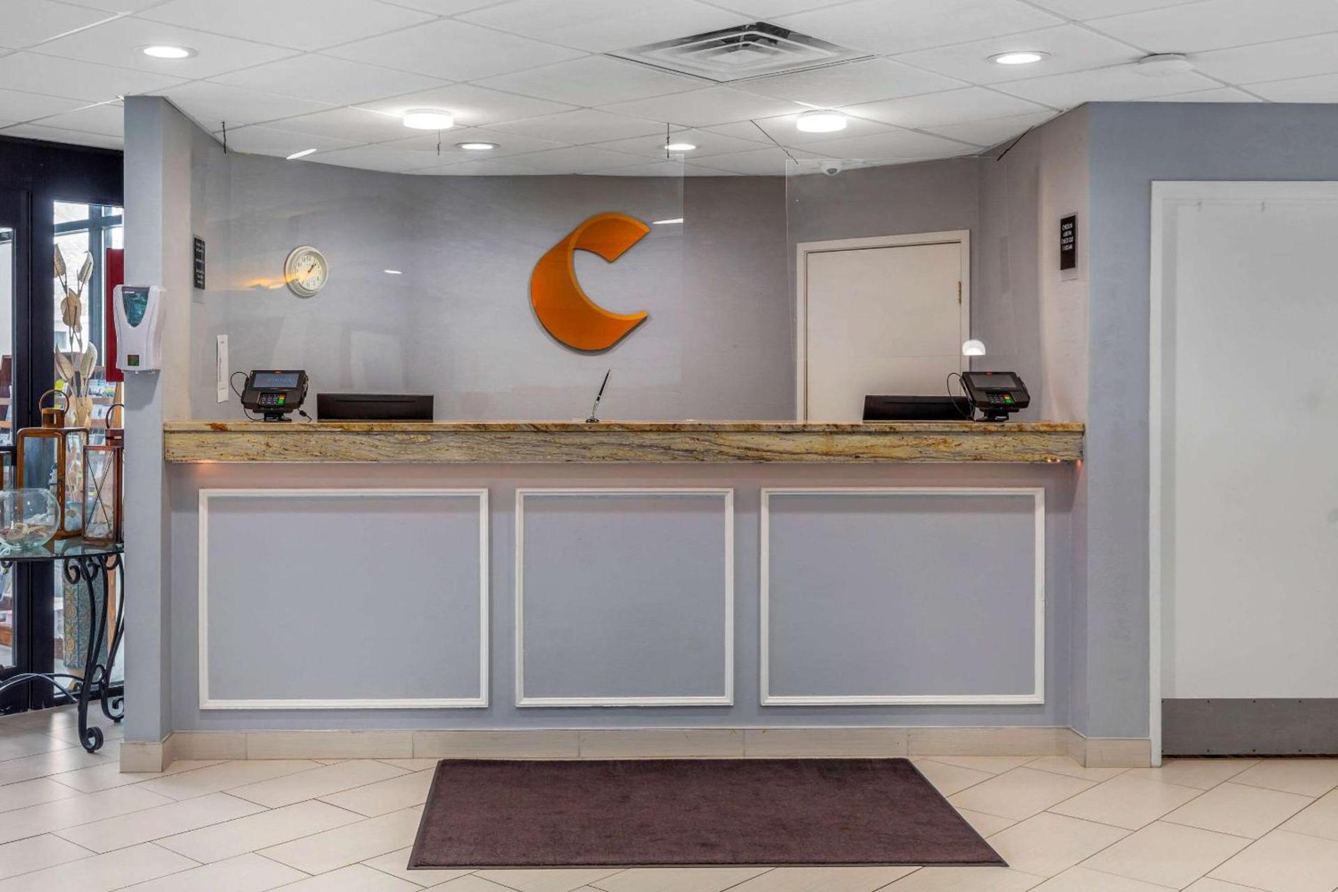 Comfort Inn Hyannis - Cape Cod photo 3