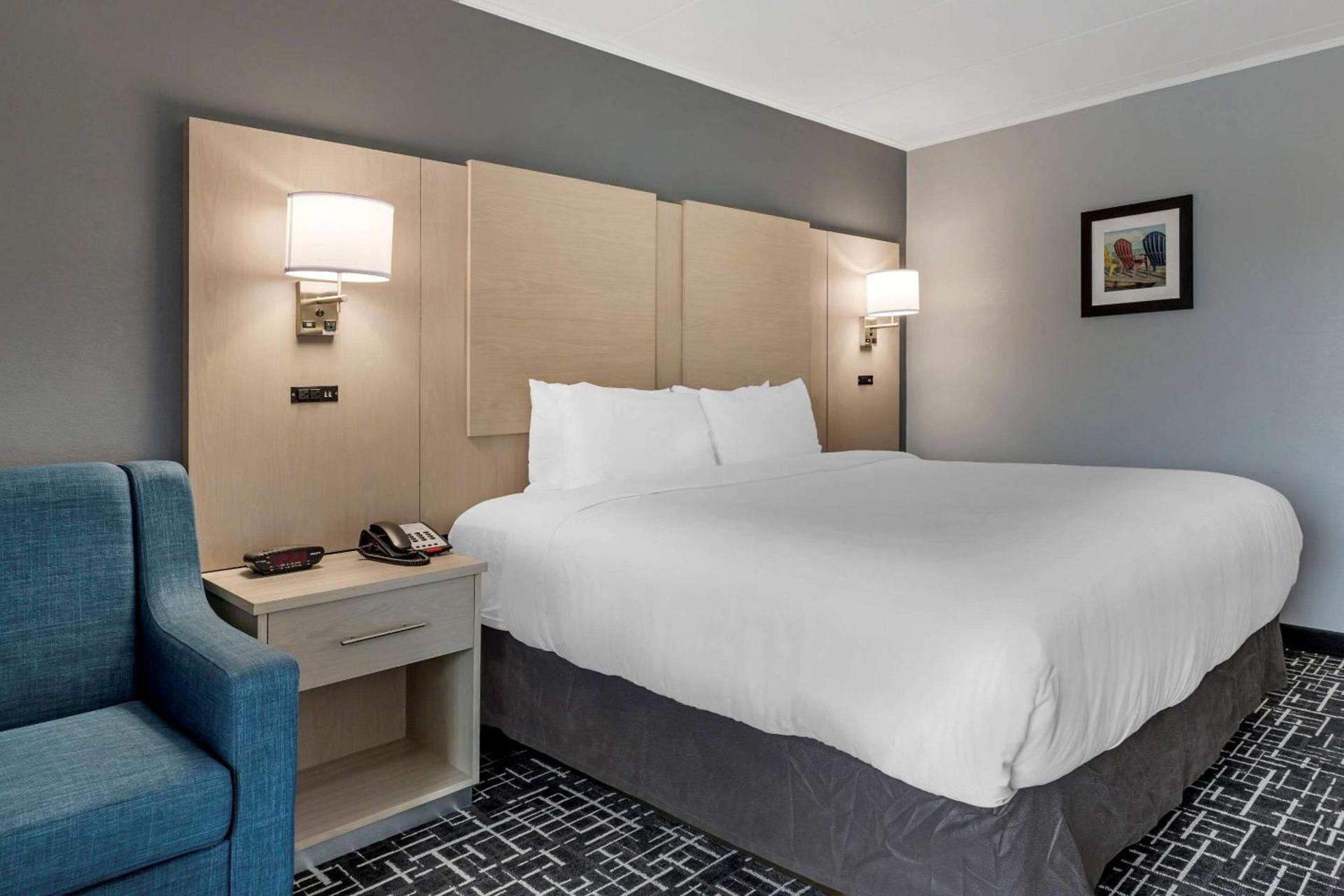 Comfort Inn Hyannis - Cape Cod photo 4