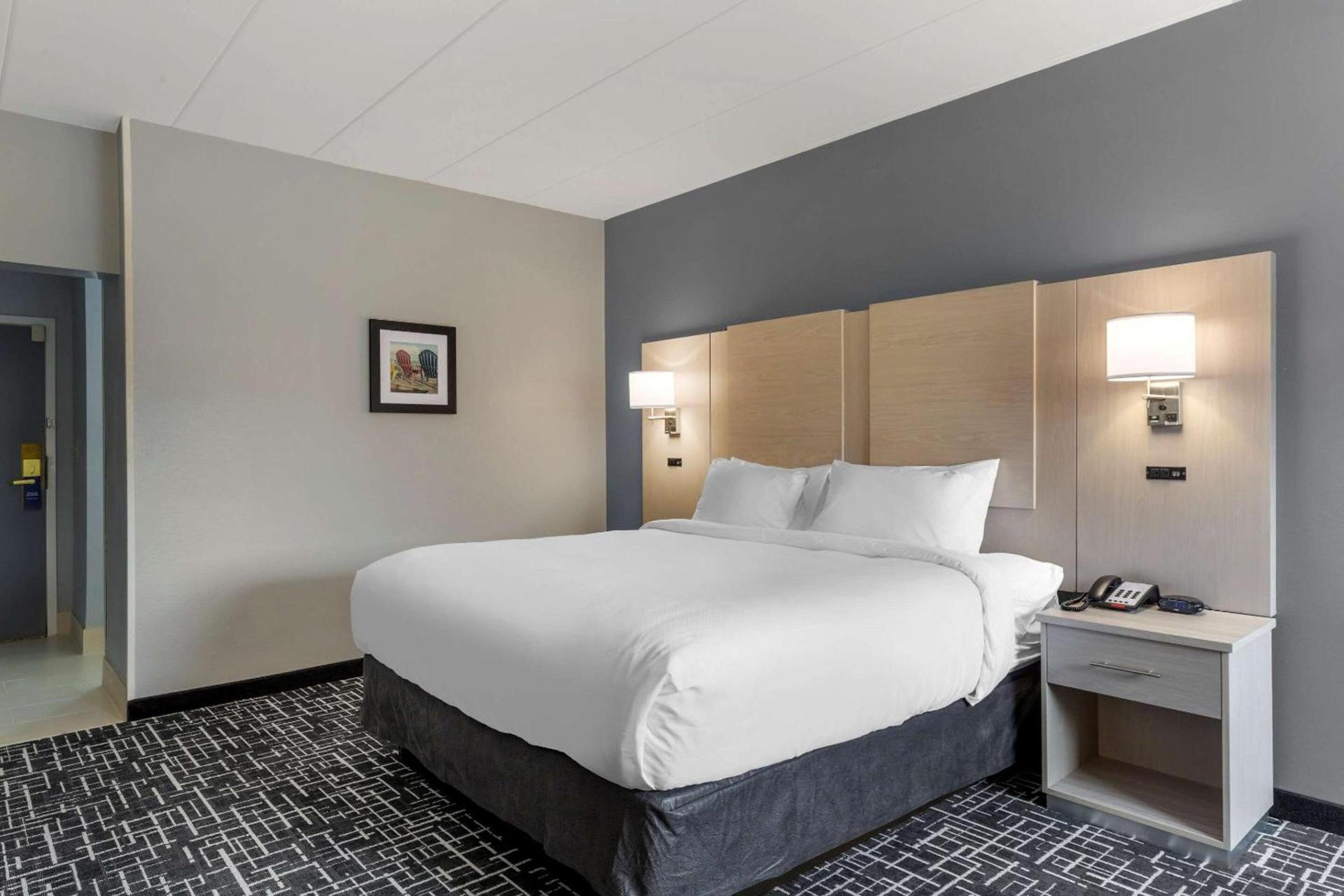 Comfort Inn Hyannis - Cape Cod photo 6