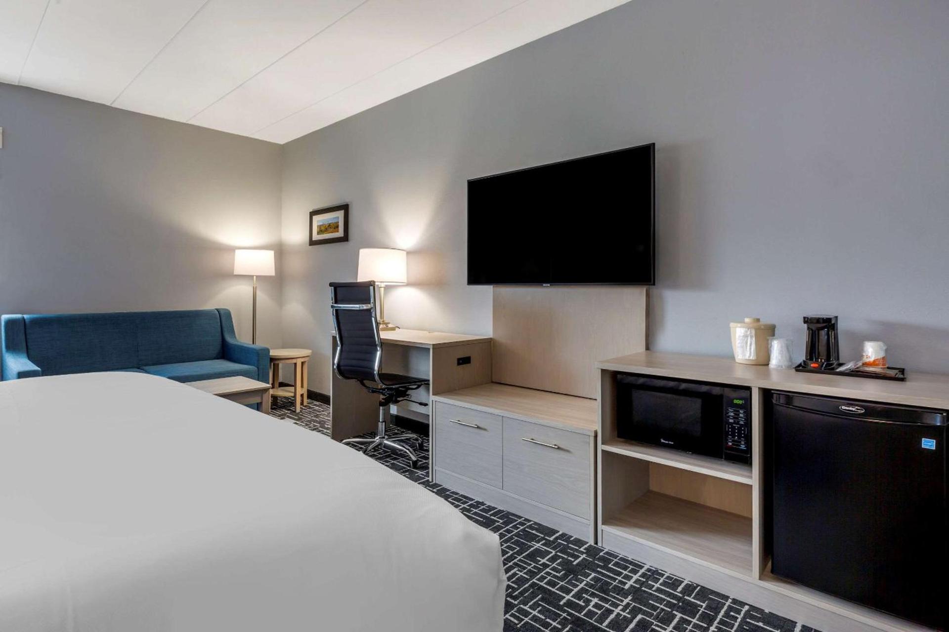 Comfort Inn Hyannis - Cape Cod photo 7