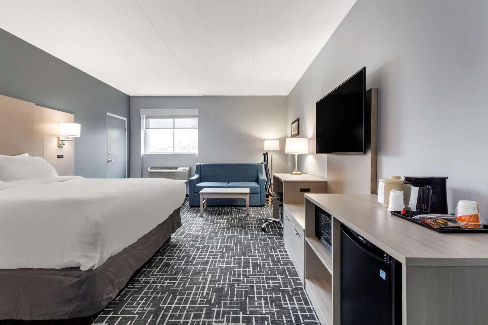 Comfort Inn Hyannis - Cape Cod photo 10