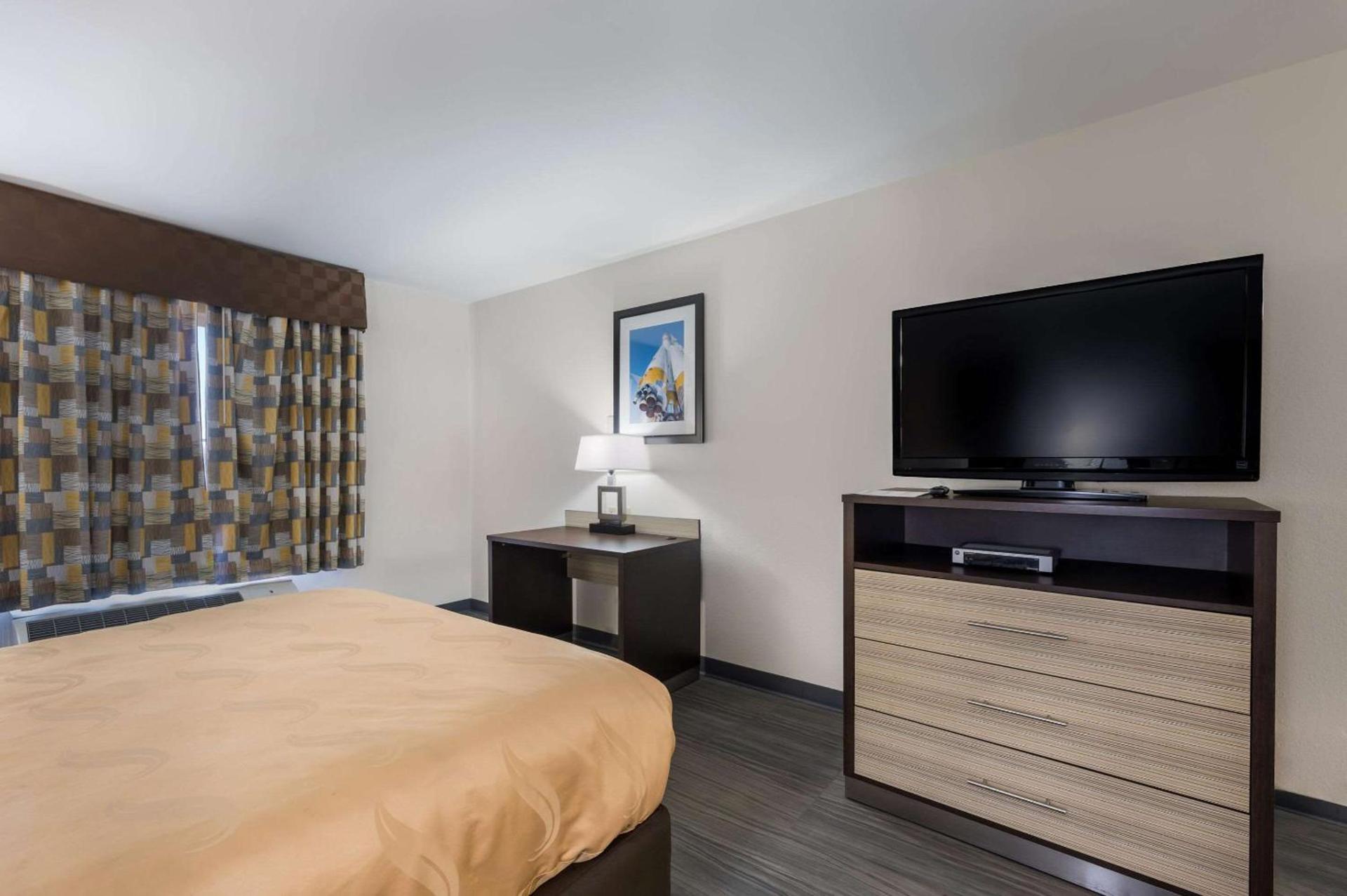 Quality Inn & Suites Huntsville Research Park Area photo 5