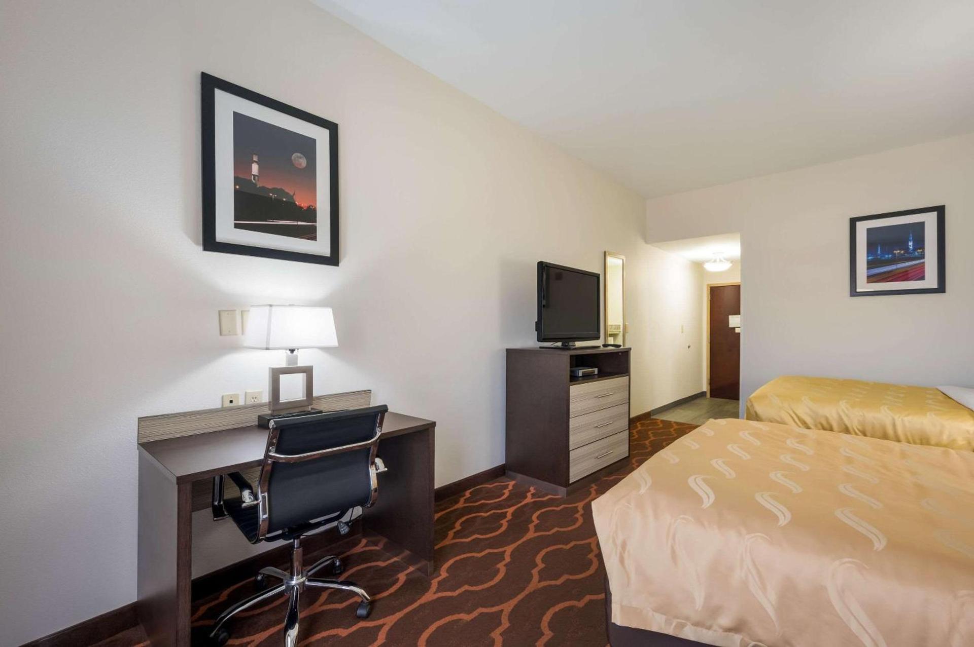 Quality Inn & Suites Huntsville Research Park Area photo 10