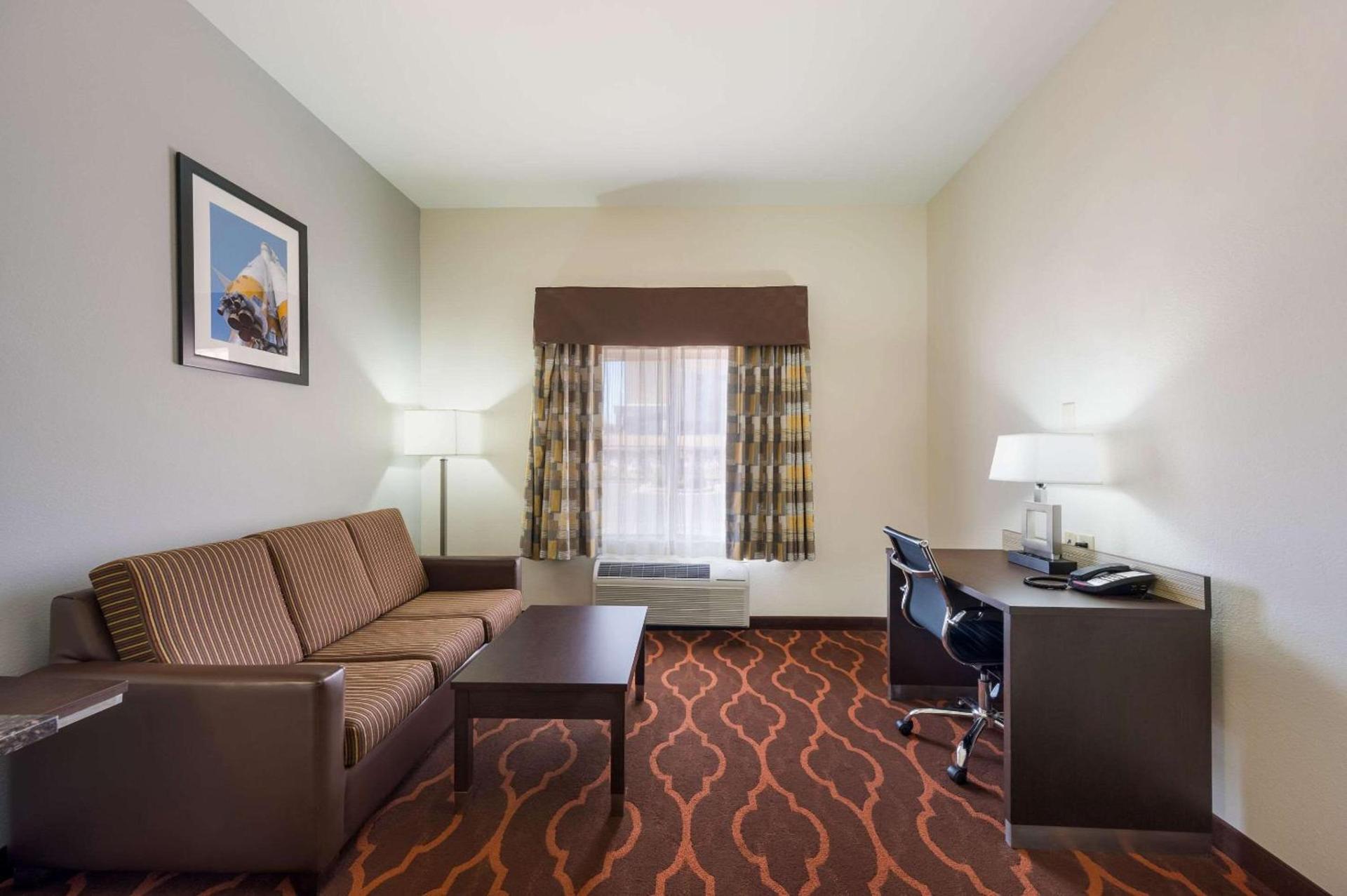 Quality Inn & Suites Huntsville Research Park Area photo 28