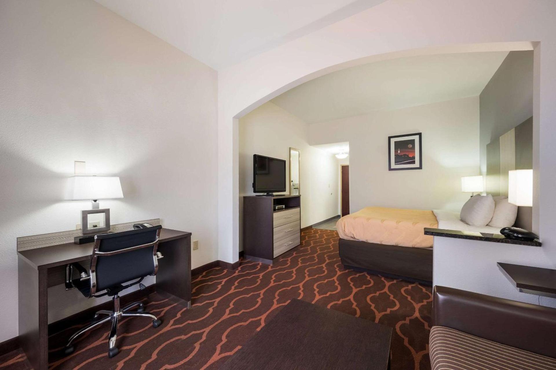 Quality Inn & Suites Huntsville Research Park Area photo 29