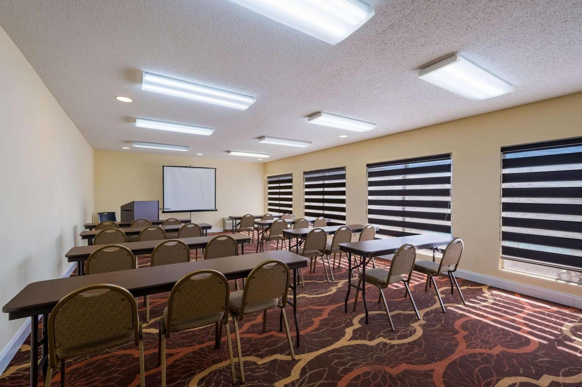 Quality Inn & Suites Huntsville Research Park Area photo 33