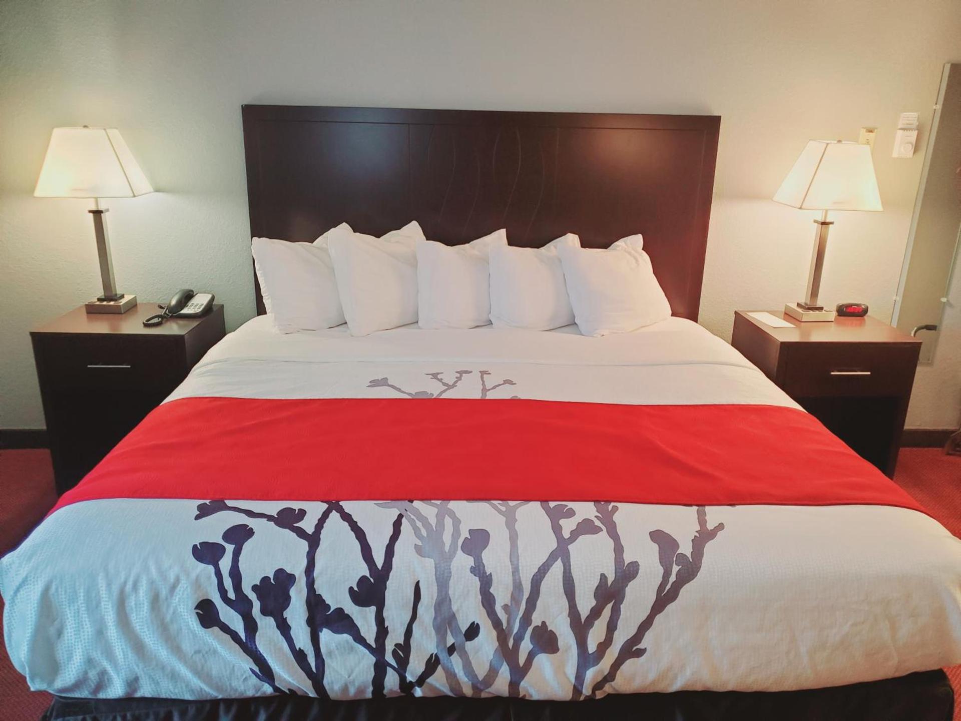 Blackstone Lodge and Suites photo 2