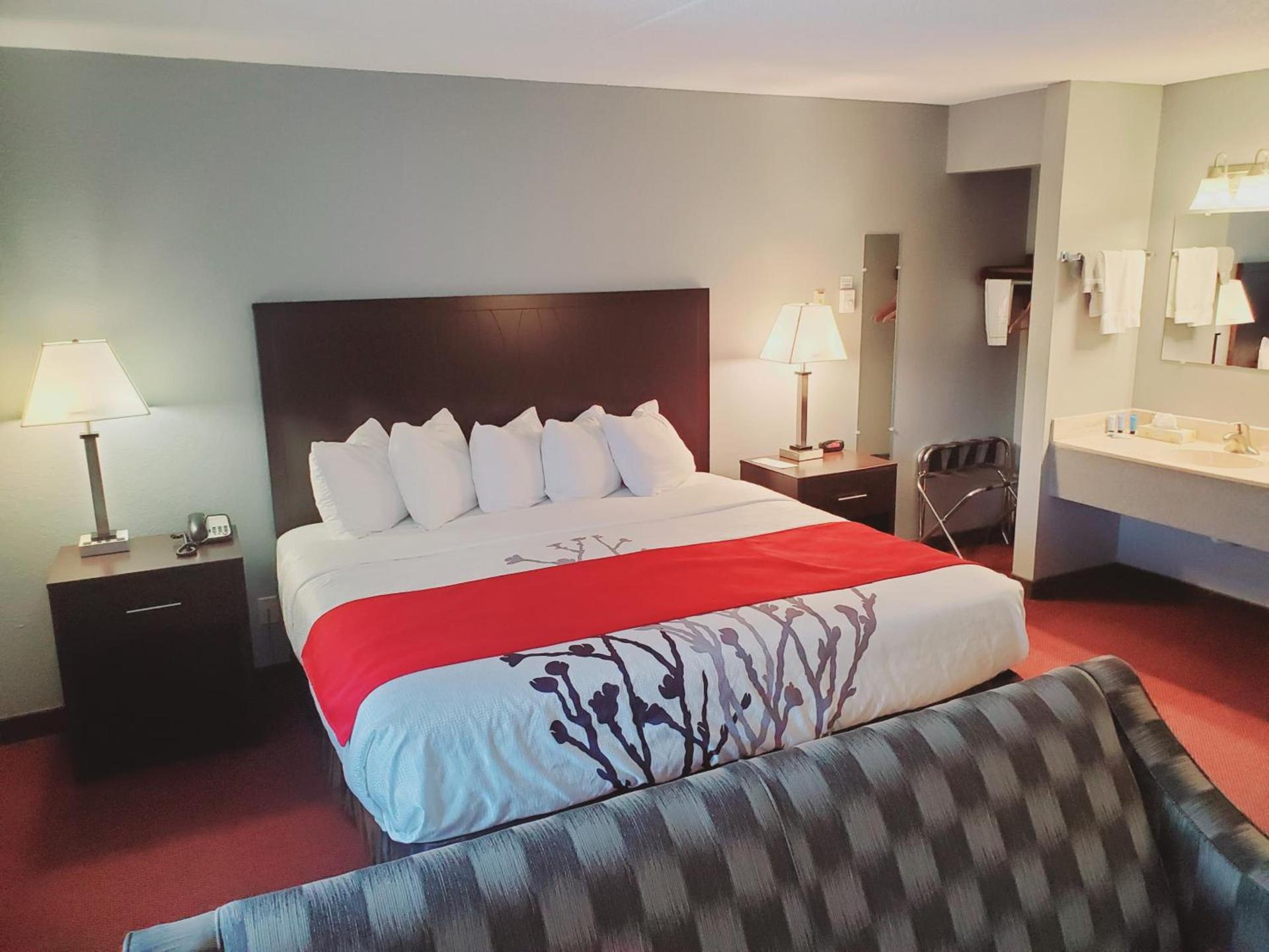 Blackstone Lodge and Suites photo 3