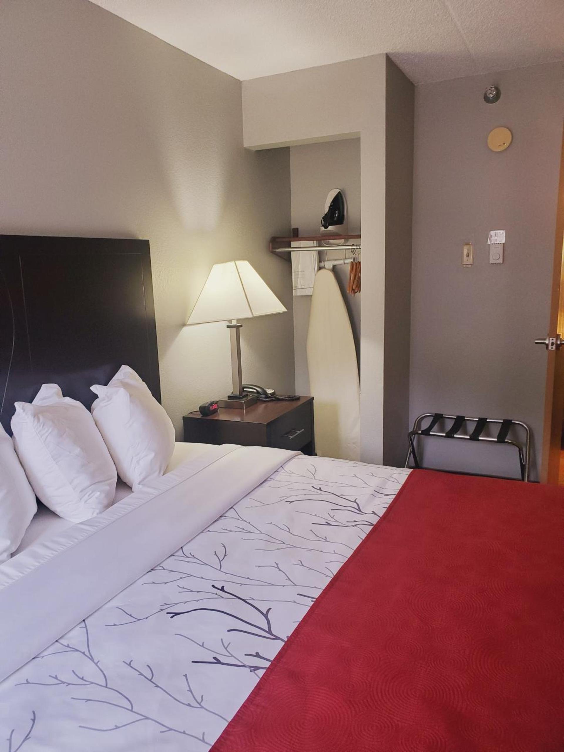 Blackstone Lodge and Suites photo 30