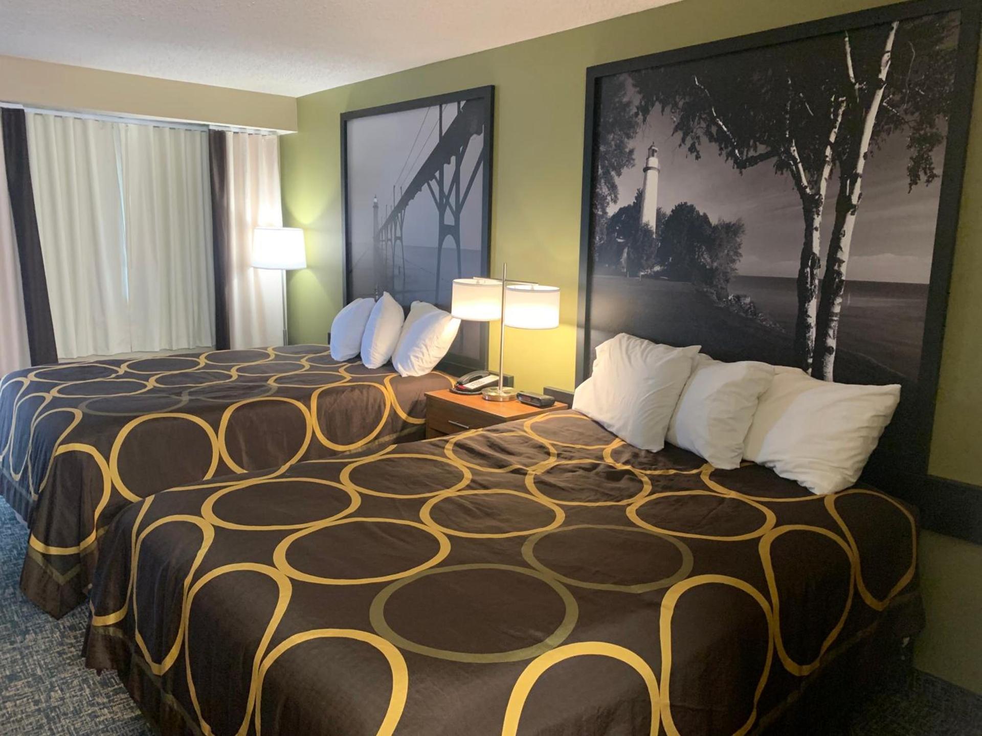 Super 8 by Wyndham Petoskey photo 13
