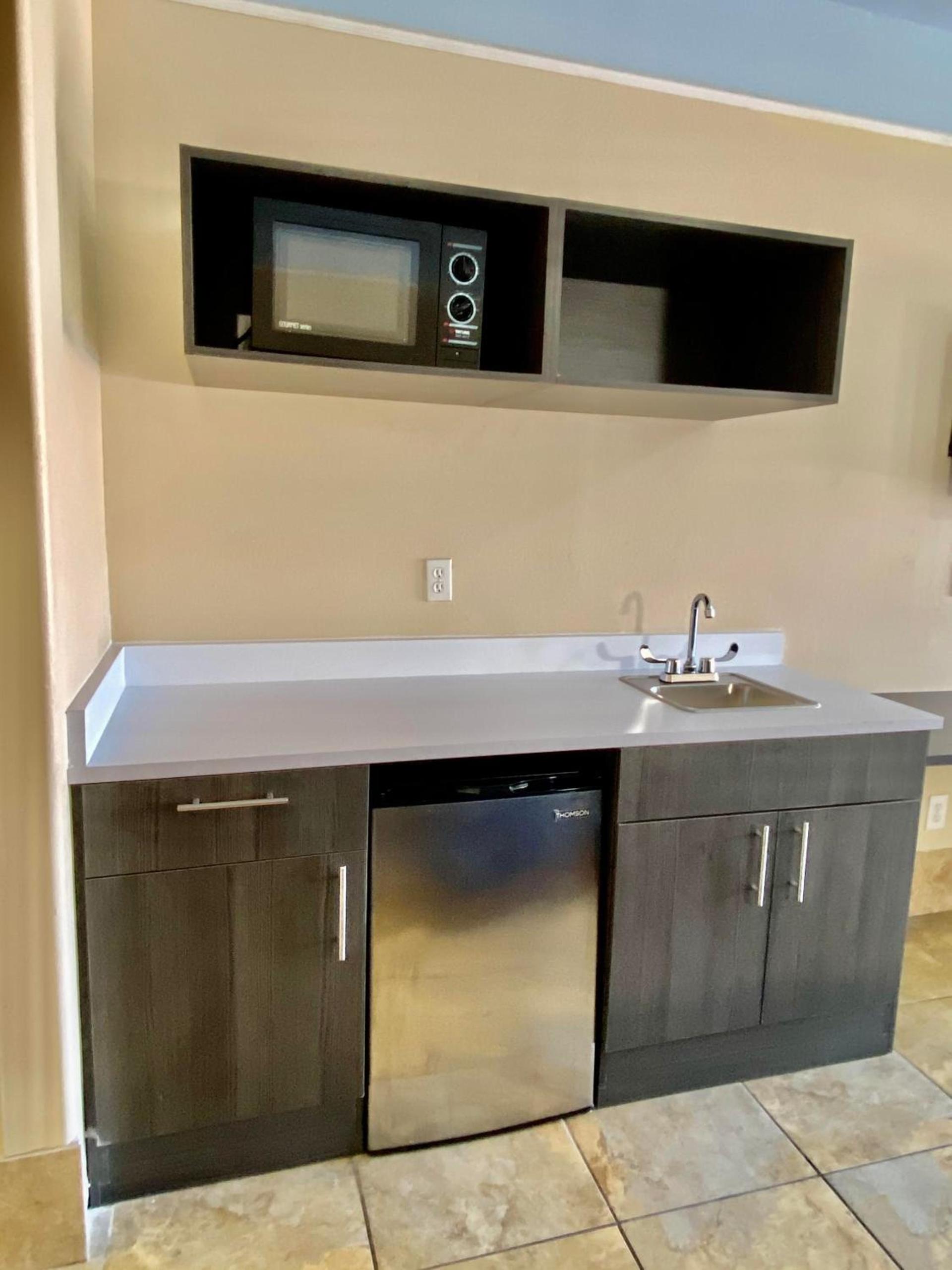 Texas Inn & Suites McAllen at La Plaza Mall and Airport photo 30