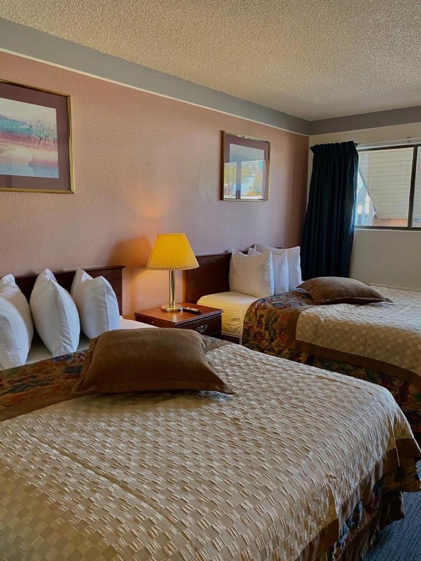Value Lodge Inn photo 13