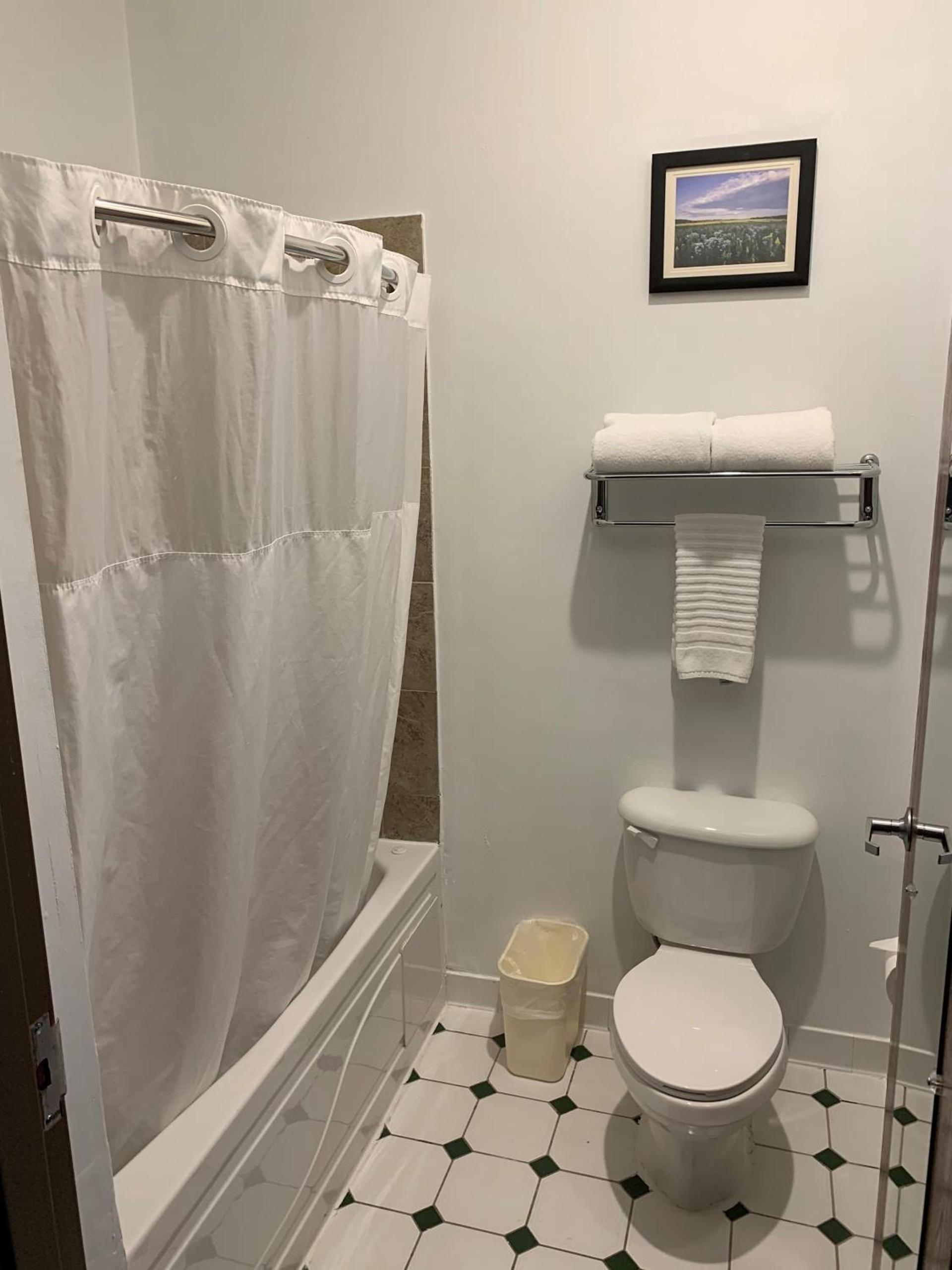 Comfort Inn Crystal Lake - Algonquin photo 29