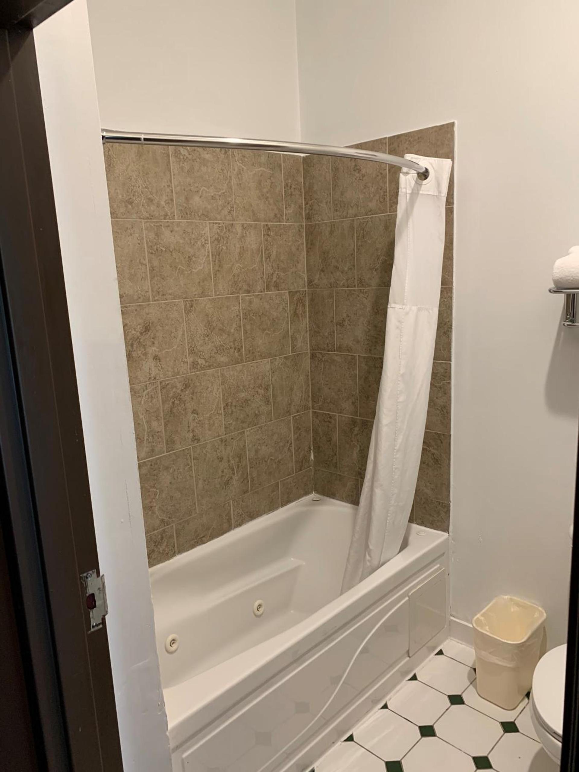 Comfort Inn Crystal Lake - Algonquin photo 30