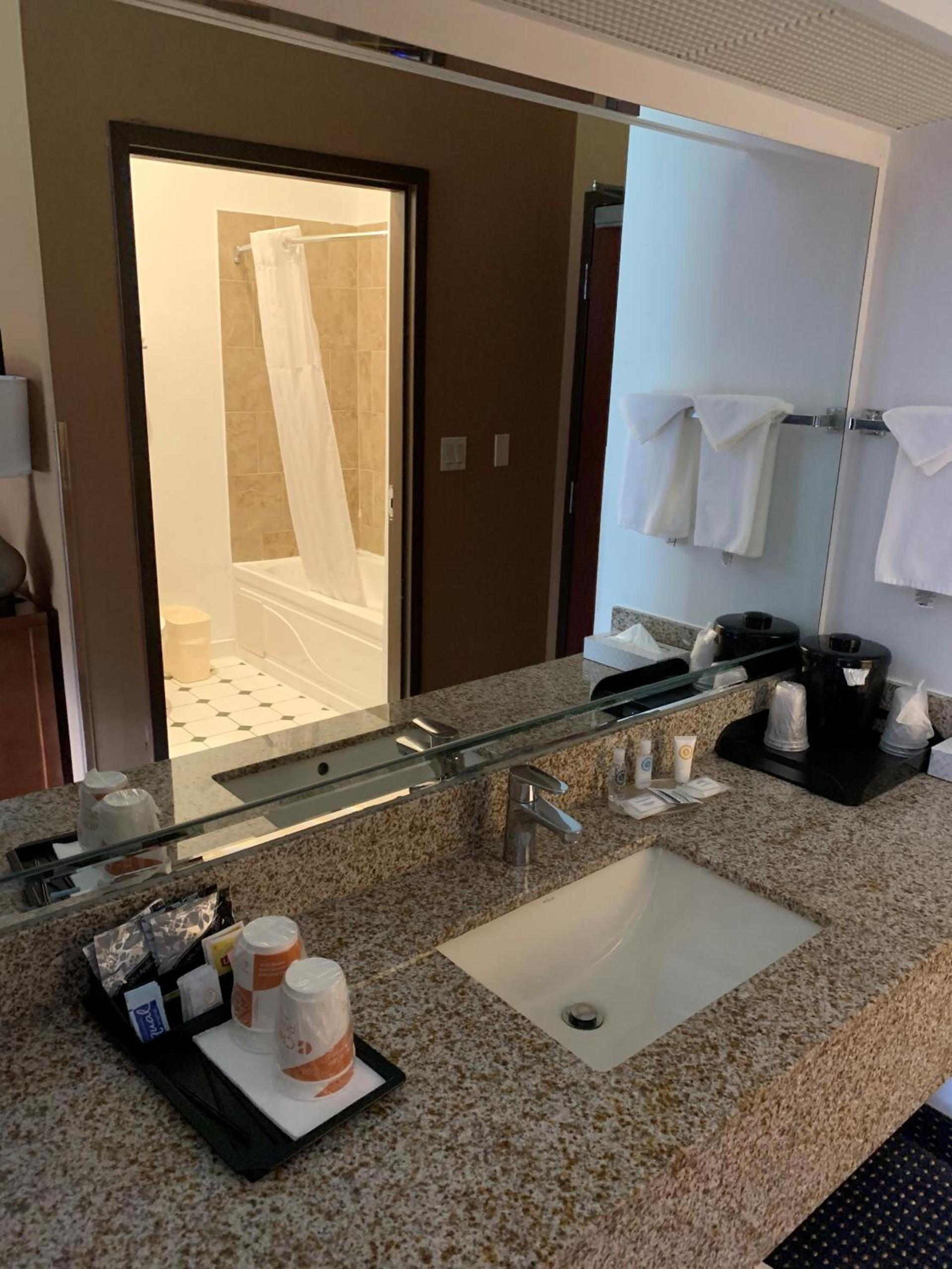 Comfort Inn Crystal Lake - Algonquin photo 33