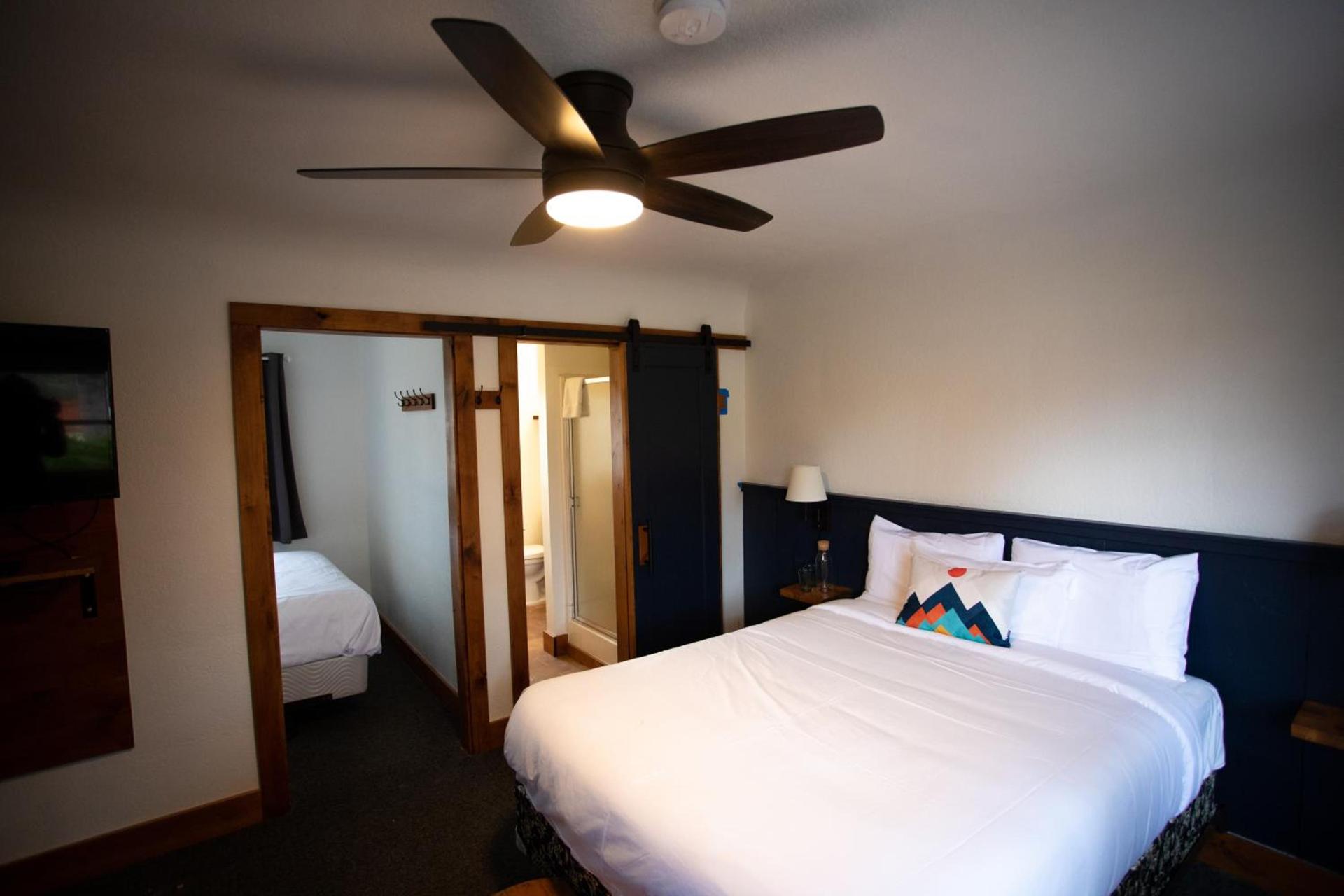 The Stranger Lodge - Pet Friendly photo 21