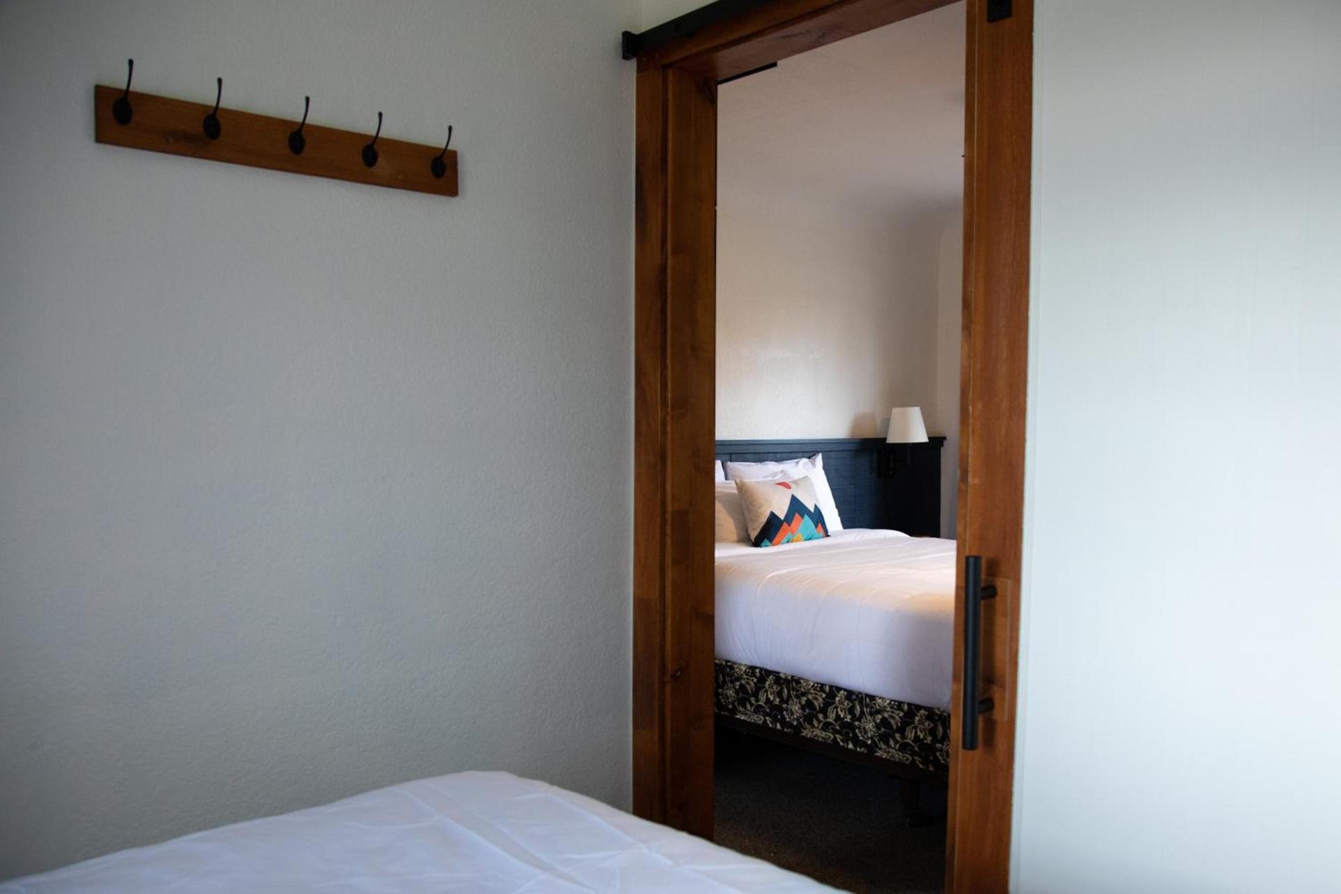 The Stranger Lodge - Pet Friendly photo 49