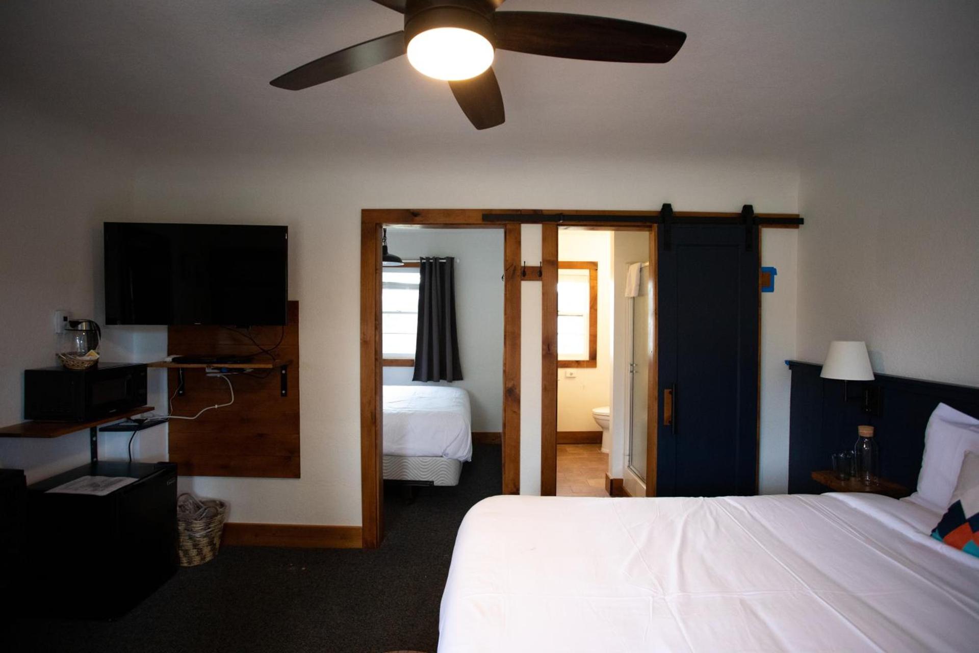 The Stranger Lodge - Pet Friendly photo 17