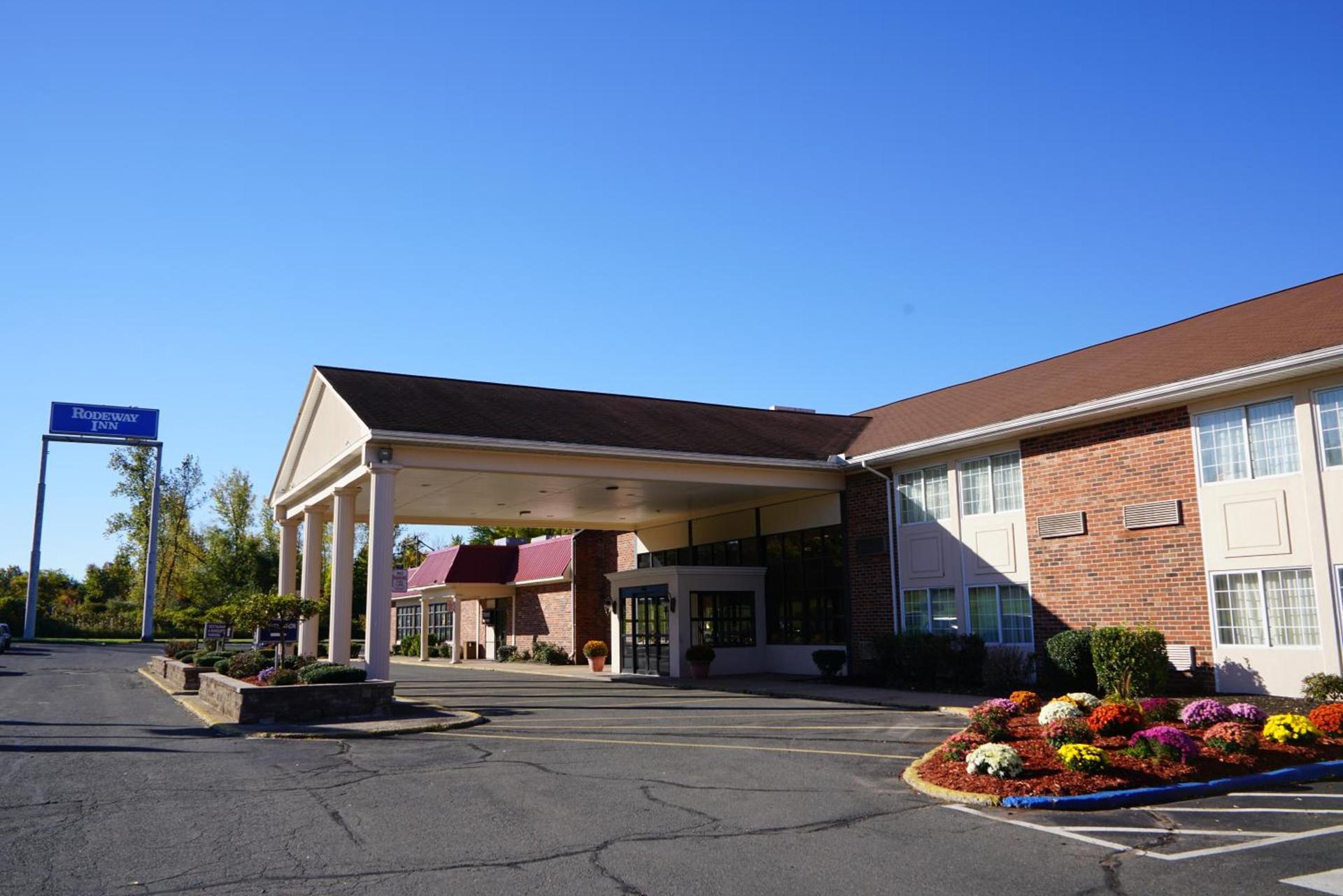 Rodeway Inn & Suites East Windsor photo 5