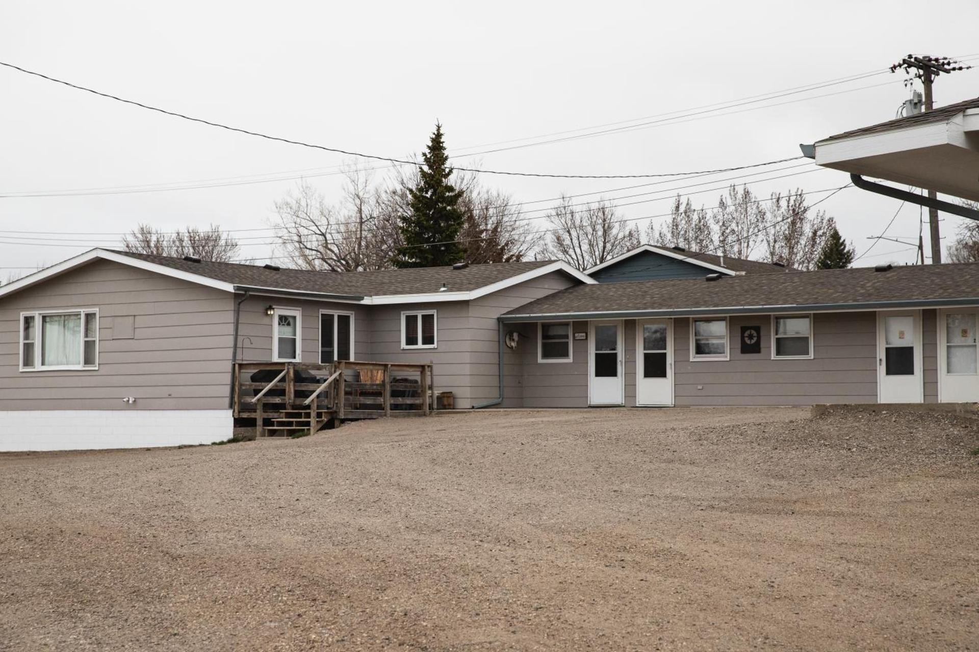East Side Motel & Cabins photo 66