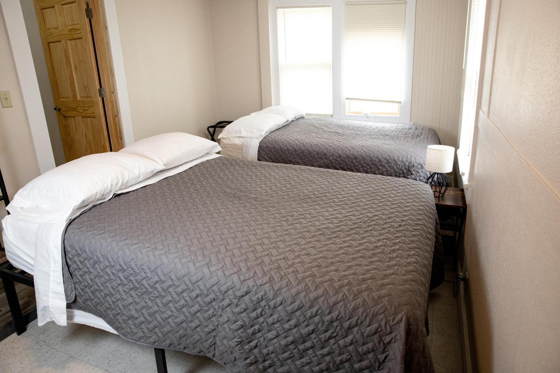 East Side Motel & Cabins photo 43