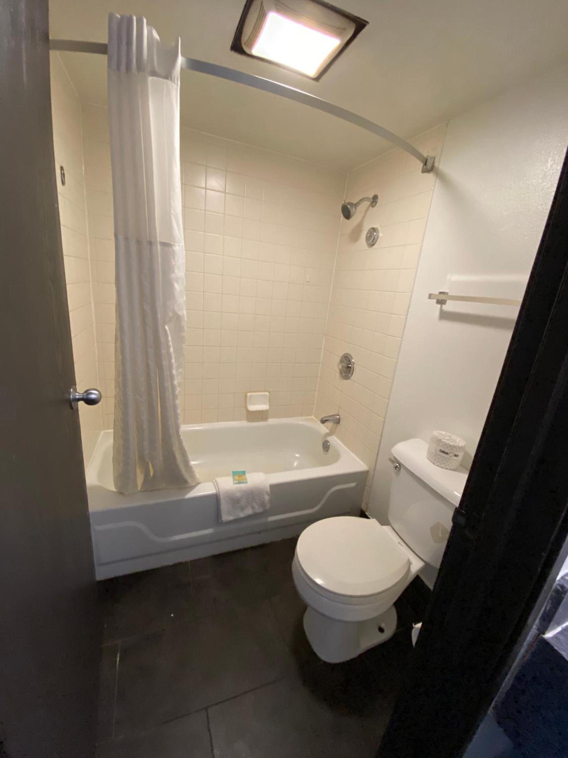 Skylight Inn Willoughby - Cleveland Mentor photo 22