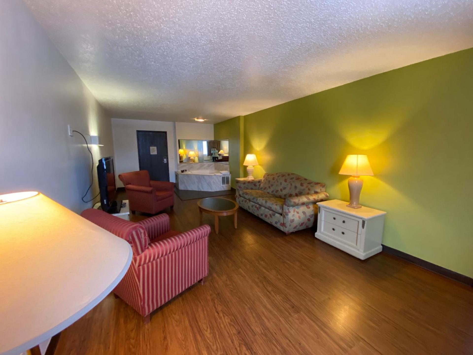 Skylight Inn Willoughby - Cleveland Mentor photo 19