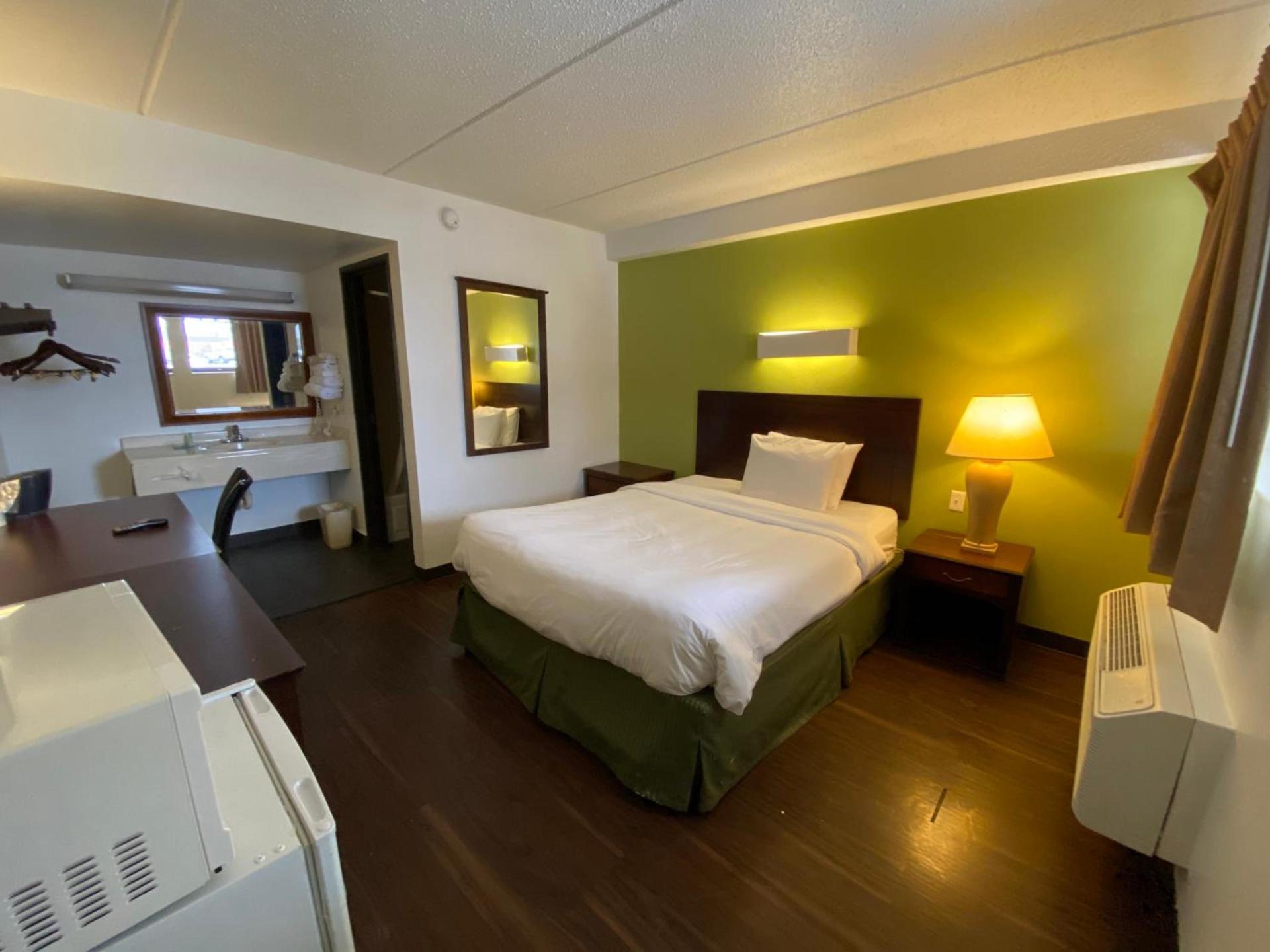 Skylight Inn Willoughby - Cleveland Mentor photo 26
