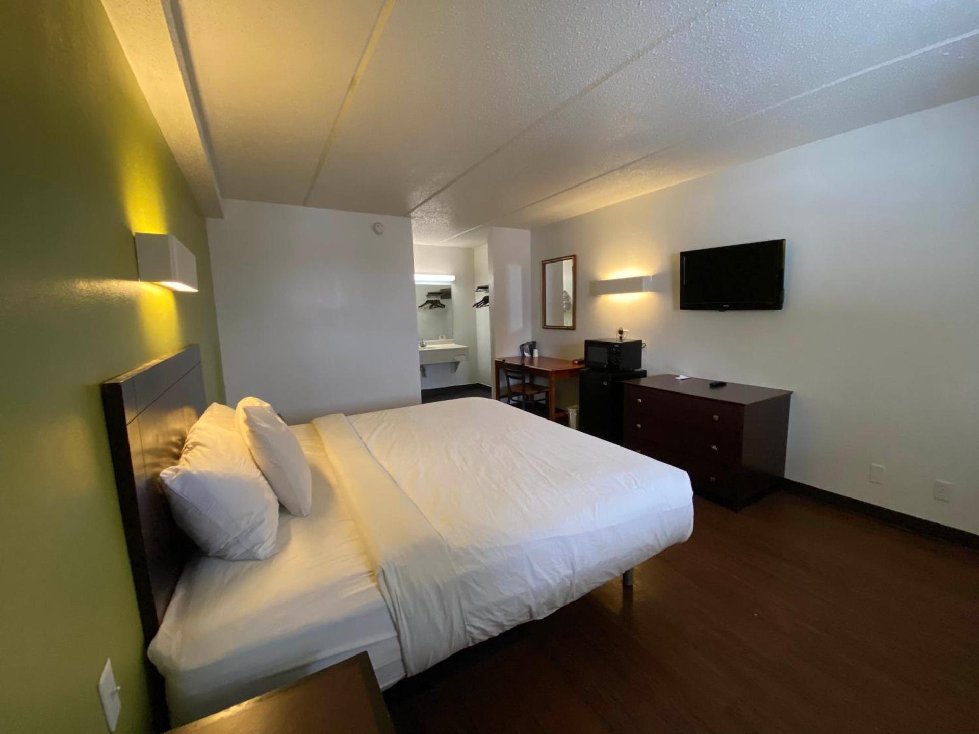 Skylight Inn Willoughby - Cleveland Mentor photo 31