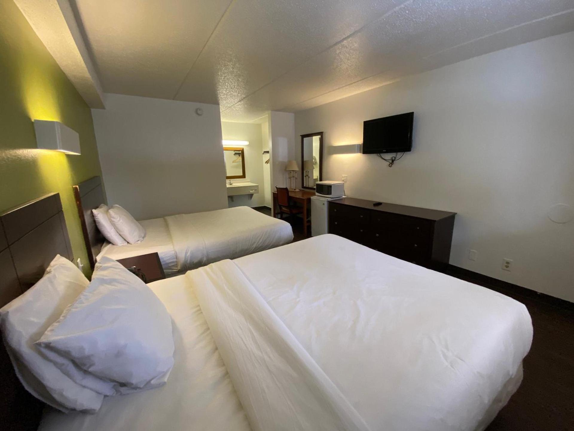 Skylight Inn Willoughby - Cleveland Mentor photo 32