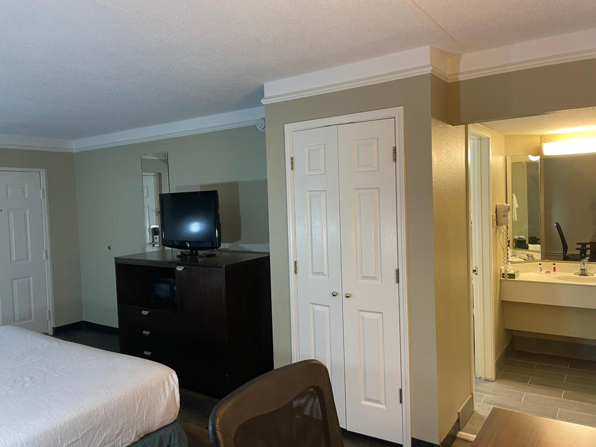 Quality Inn & Suites Tuscaloosa near University photo 38