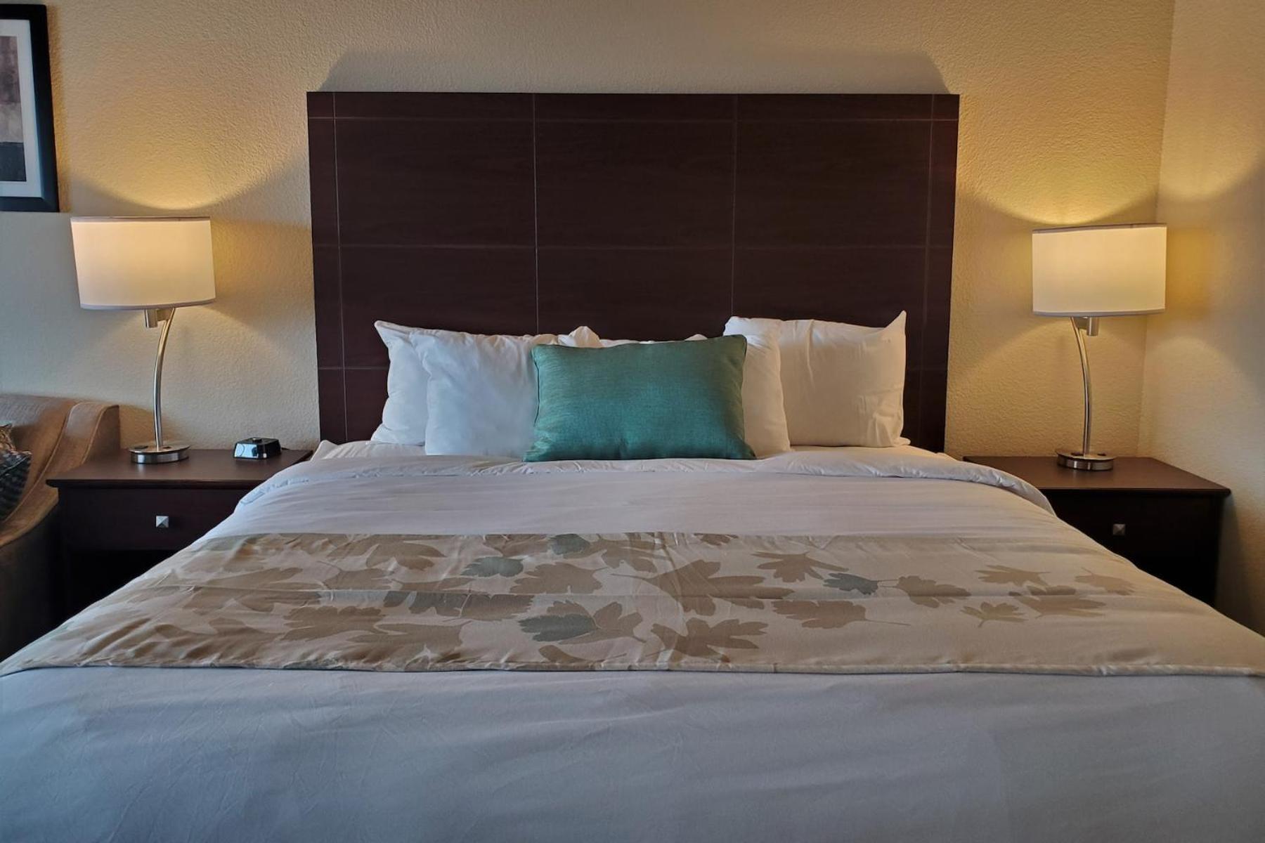 Cobblestone Suites - Oshkosh photo 27