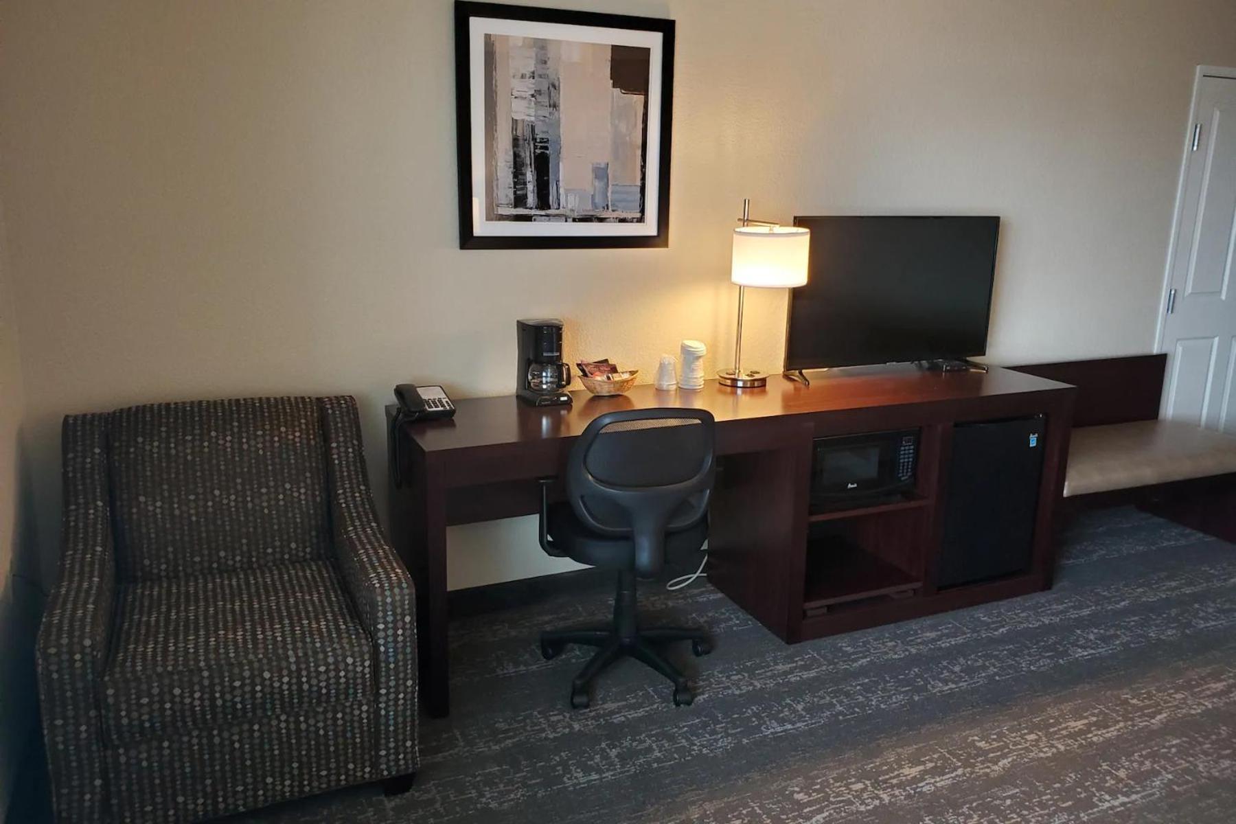 Cobblestone Suites - Oshkosh photo 36