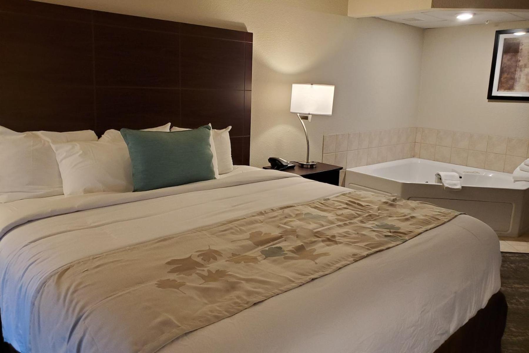 Cobblestone Suites - Oshkosh photo 37