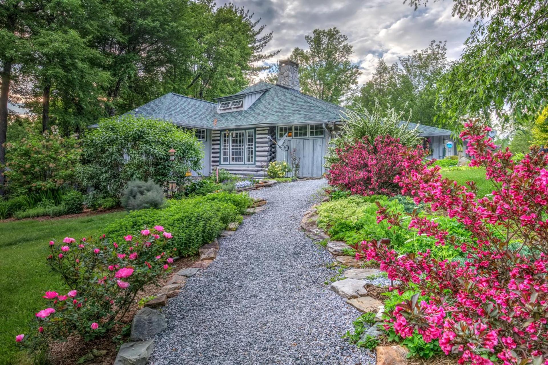 Linville Falls Lodge & Cottages photo 6