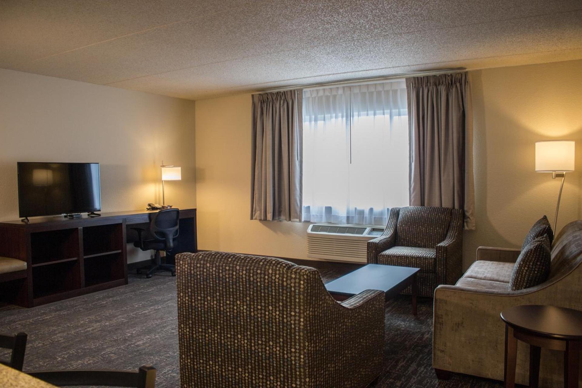 Cobblestone Suites - Oshkosh photo 44