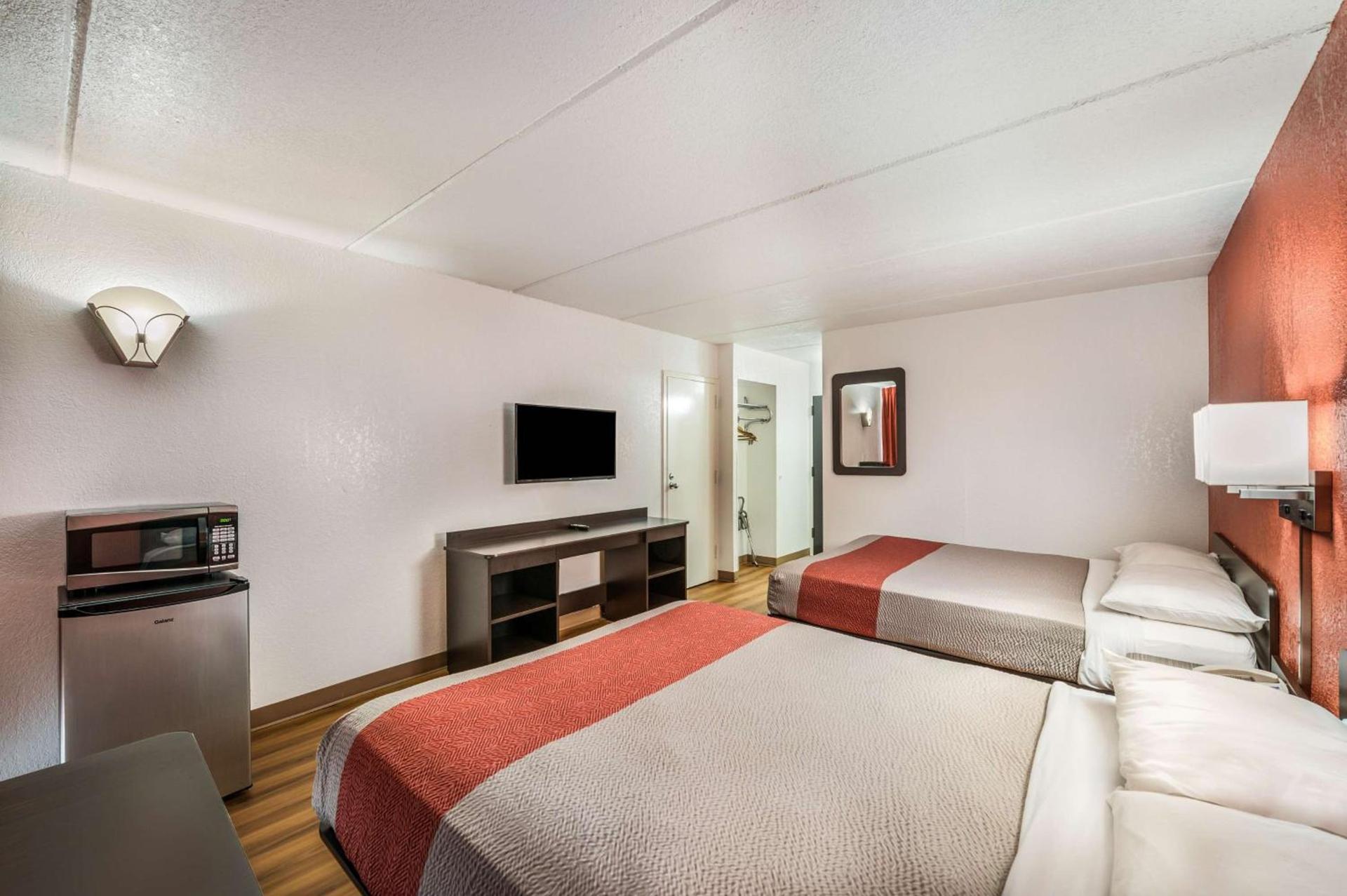 Motel 6-Henderson, TX photo 16