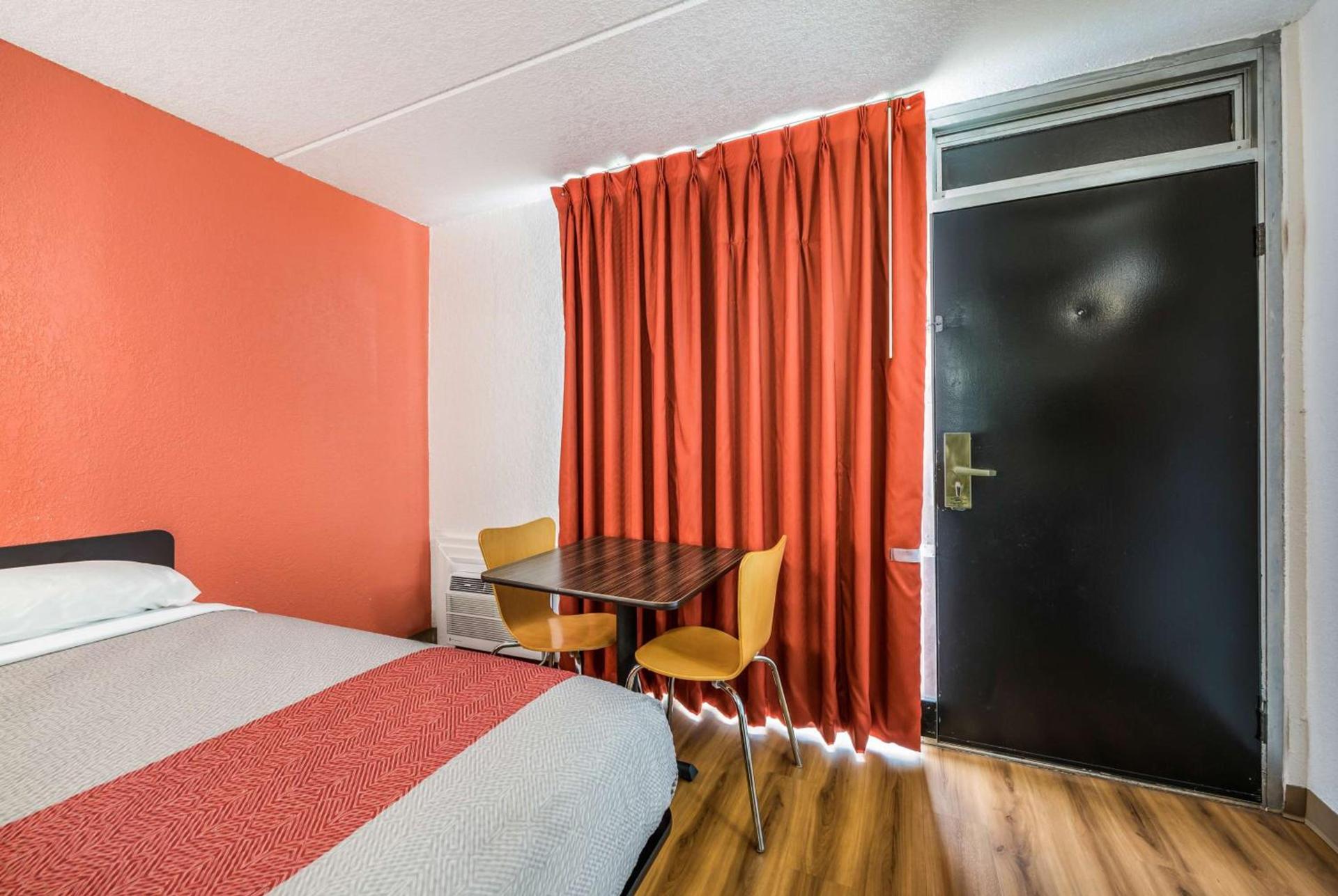 Motel 6-Henderson, TX photo 19