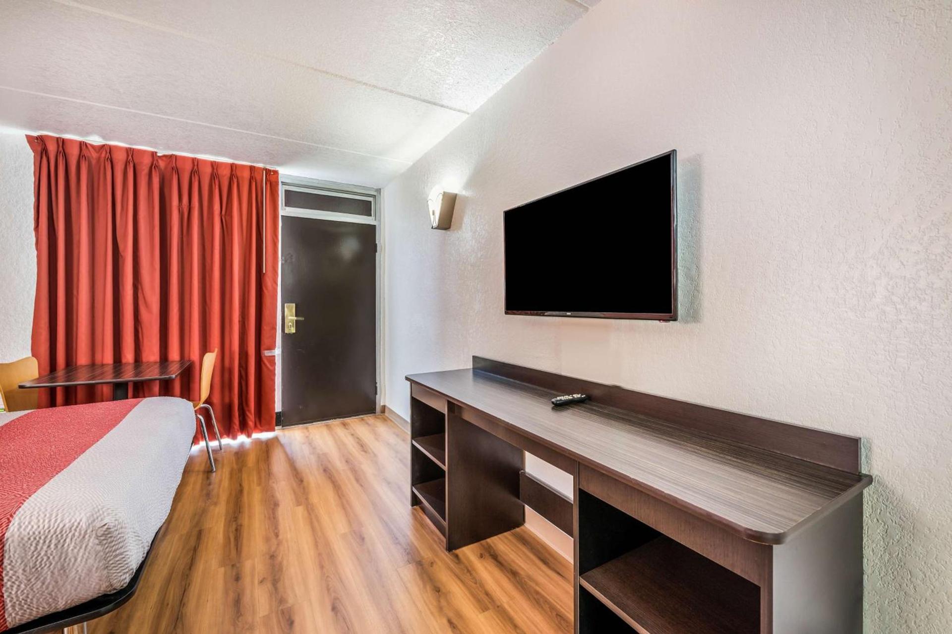 Motel 6-Henderson, TX photo 20