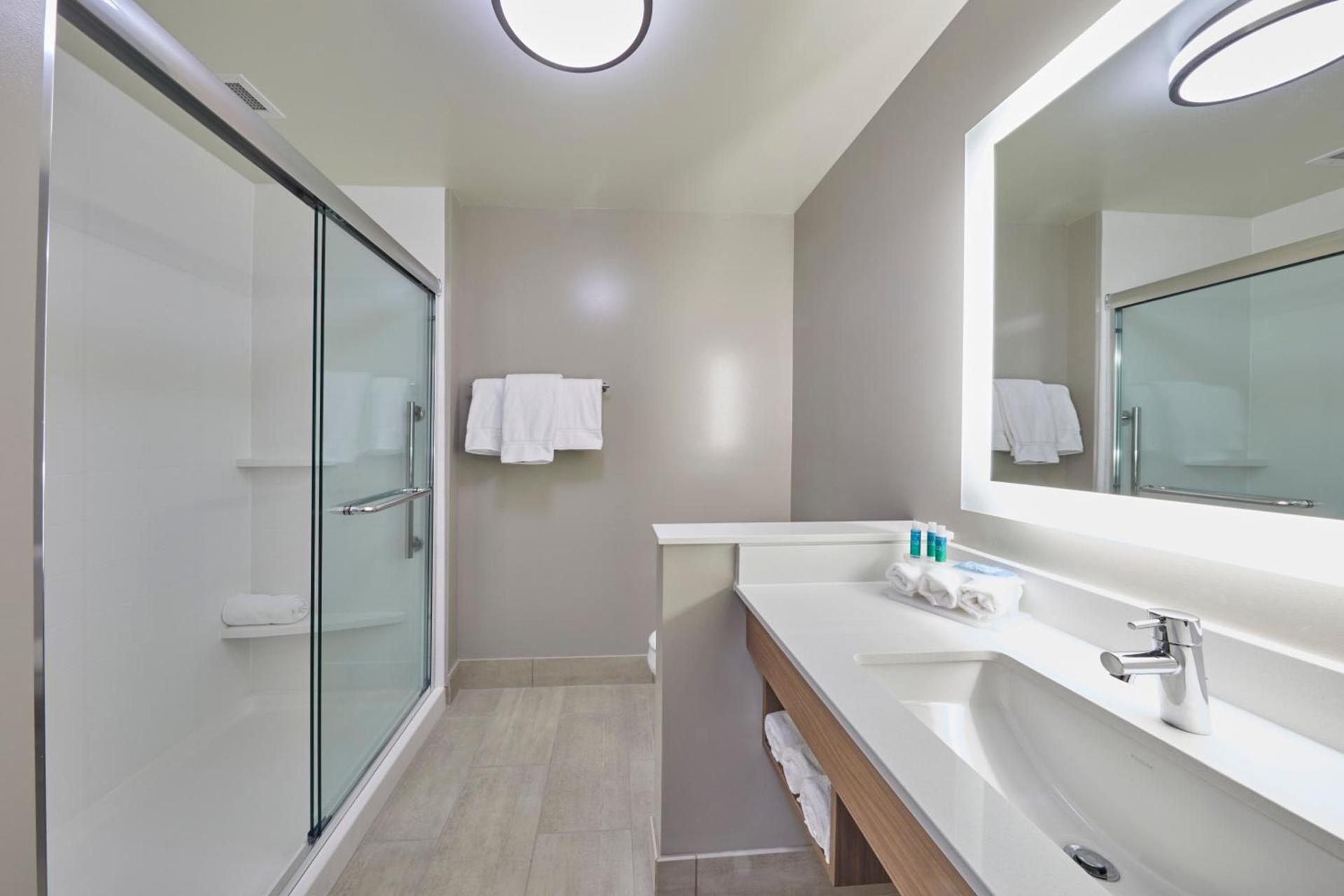 Holiday Inn Express & Suites - Hermiston Downtown by IHG photo 18