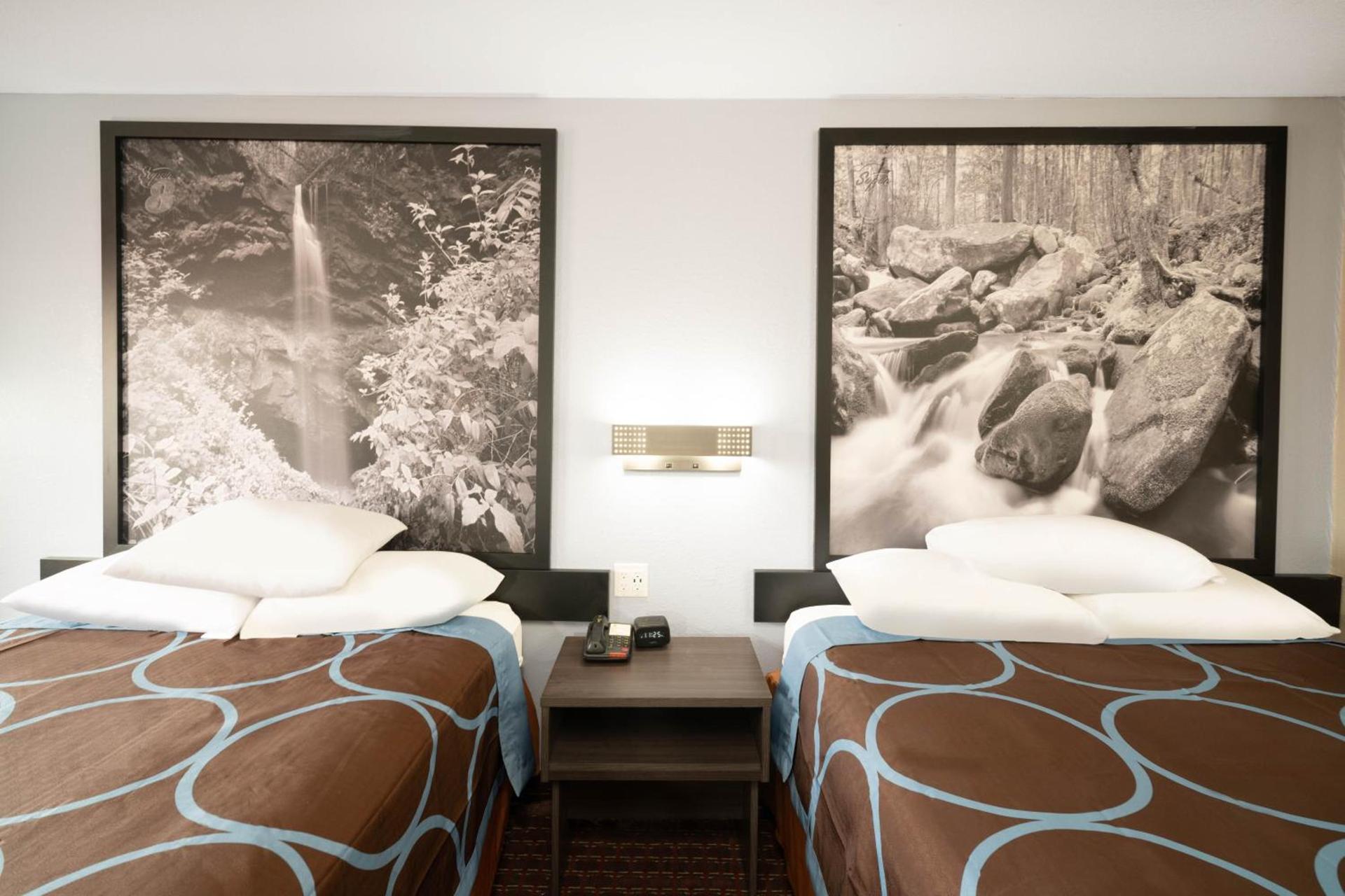Super 8 by Wyndham Cleveland photo 30