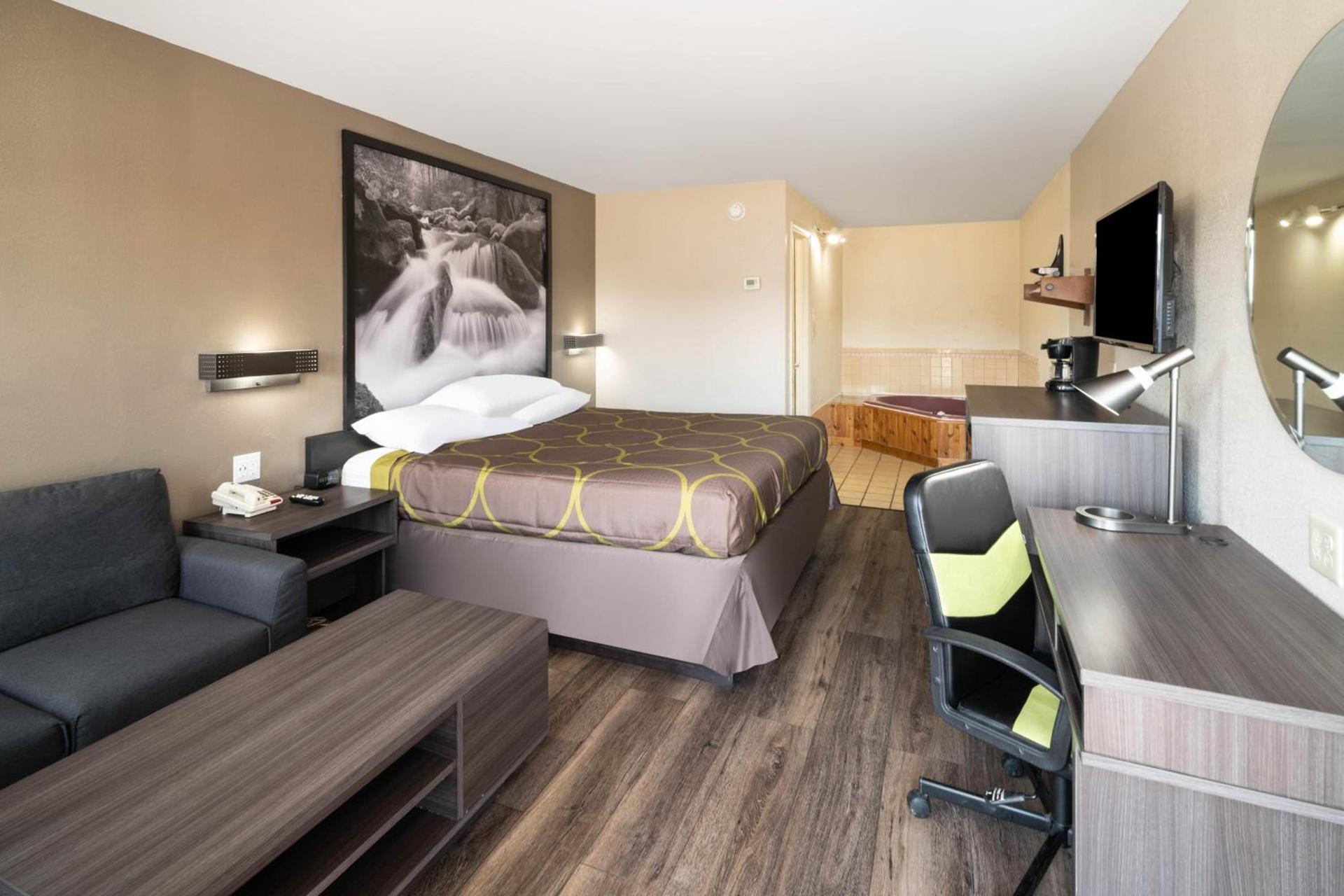 Super 8 by Wyndham Cleveland photo 34