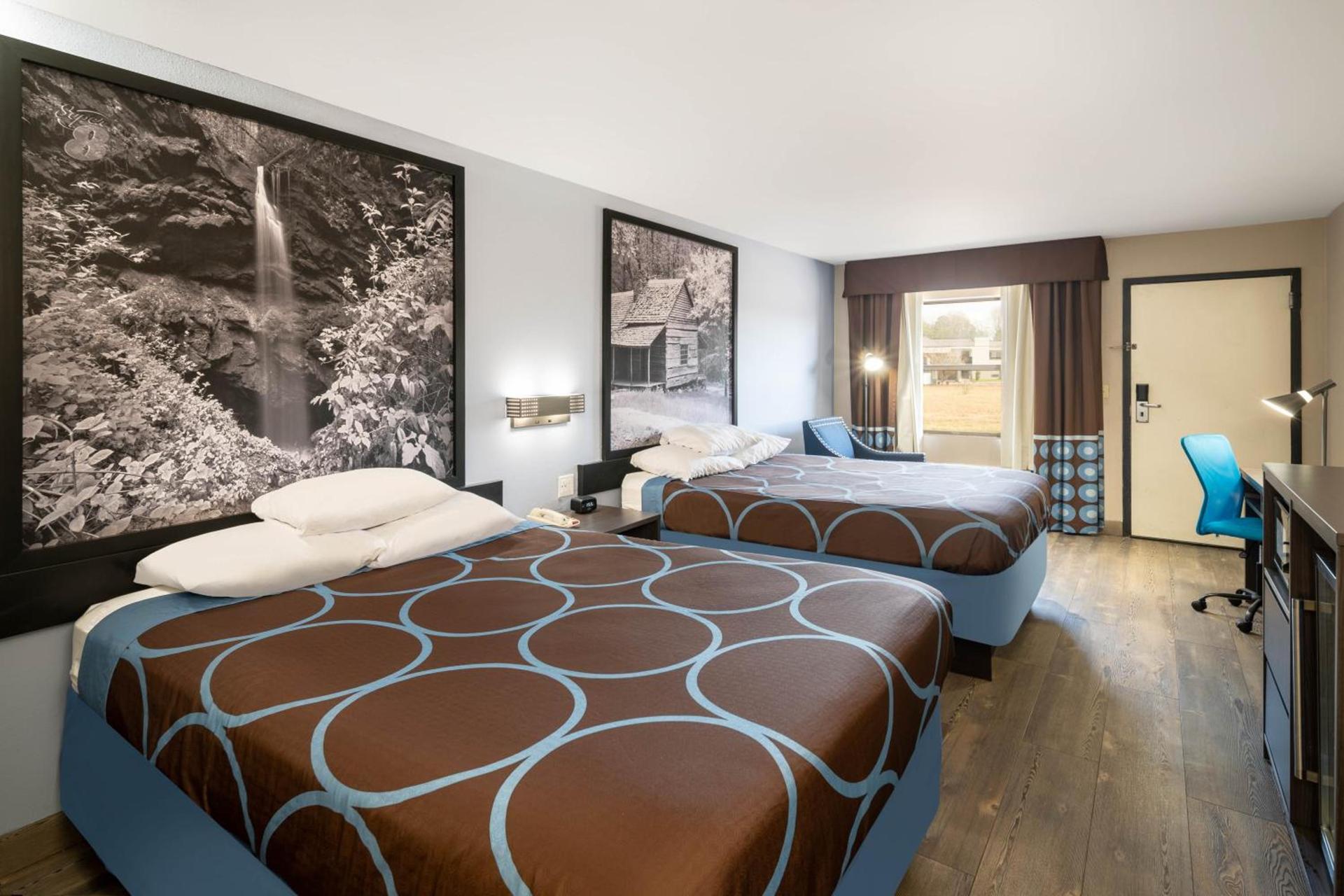 Super 8 by Wyndham Cleveland photo 29