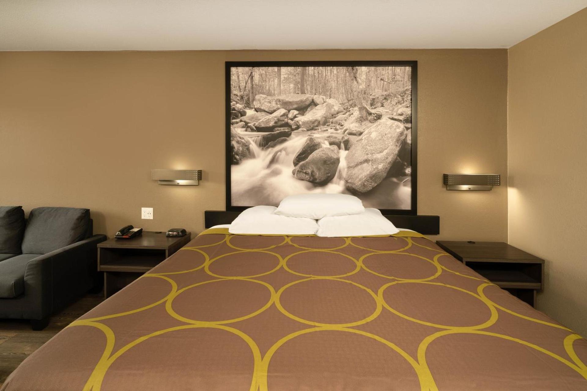 Super 8 by Wyndham Cleveland photo 37