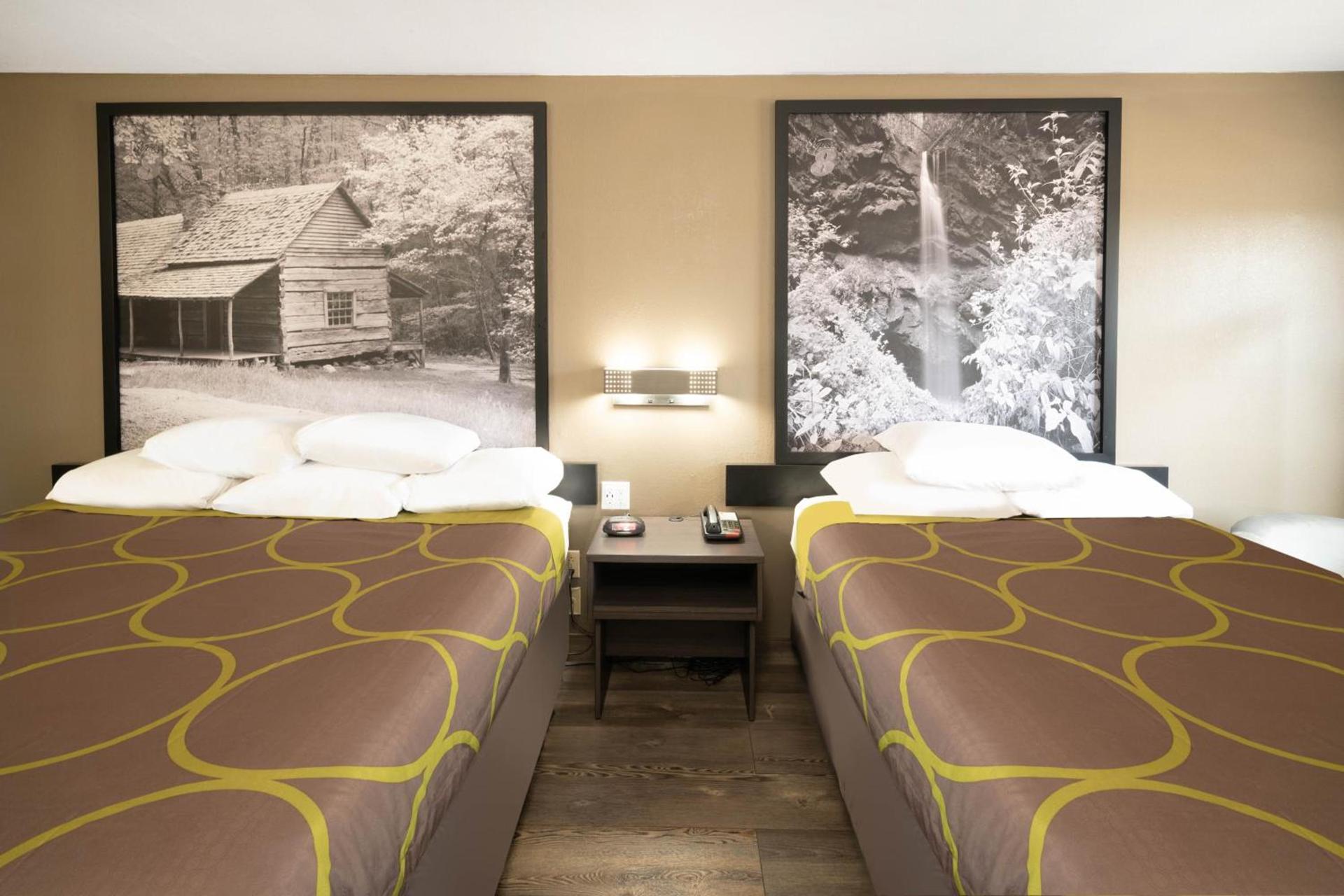 Super 8 by Wyndham Cleveland photo 40